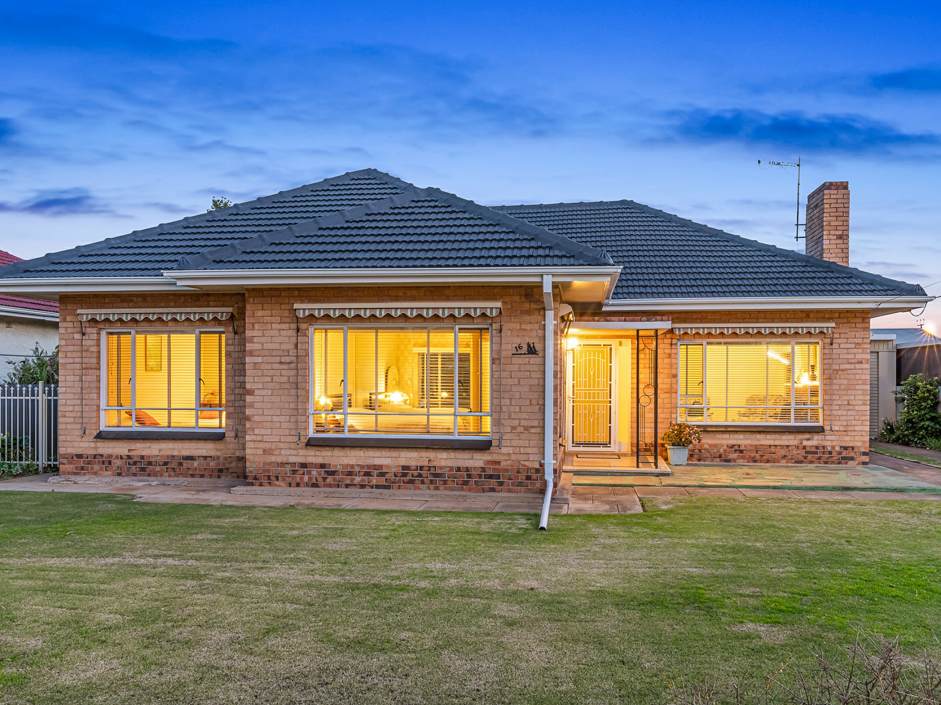 16 Honeyton Street, SEATON