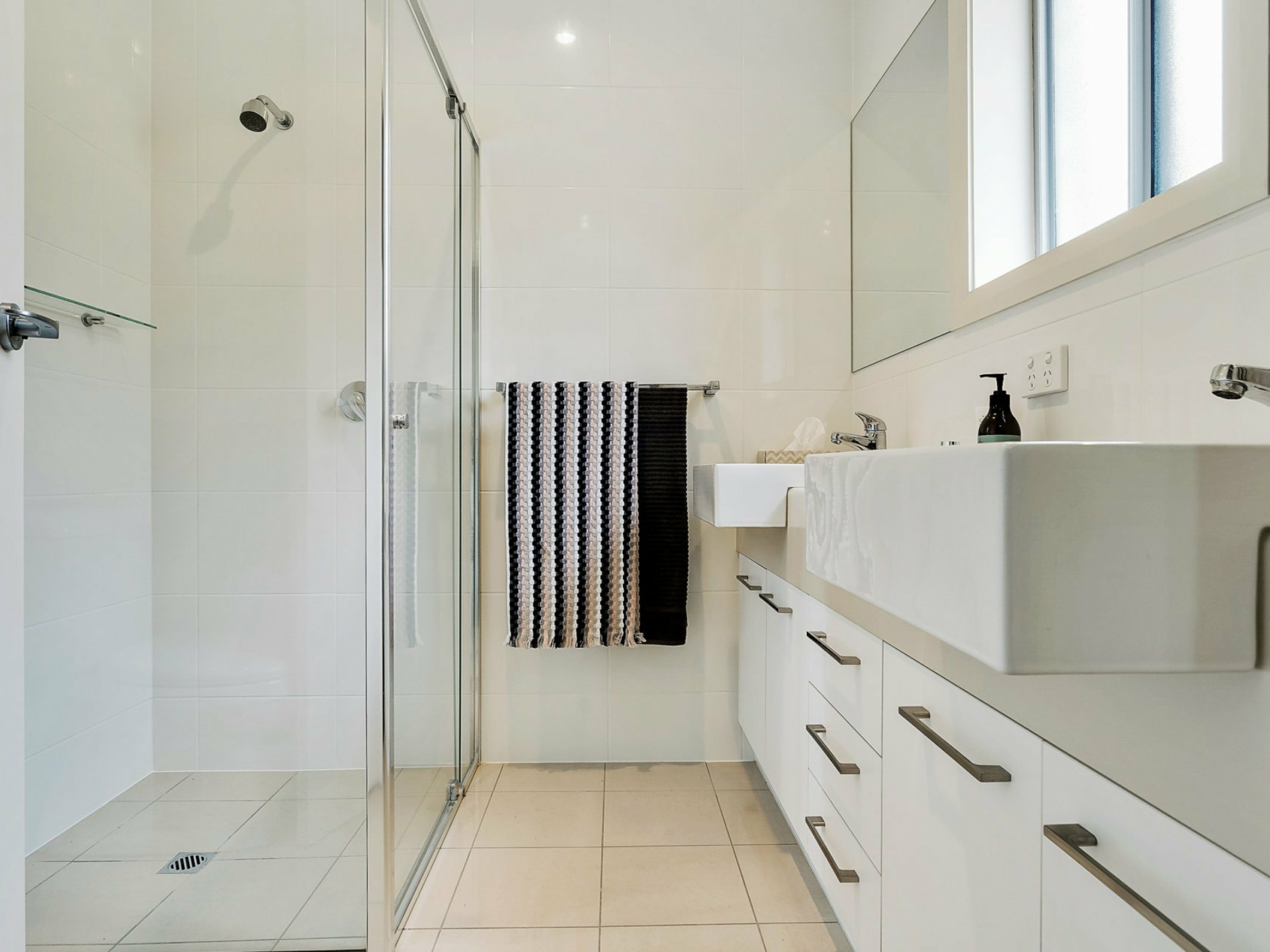 8A Guernsey Terrace, WOODVILLE