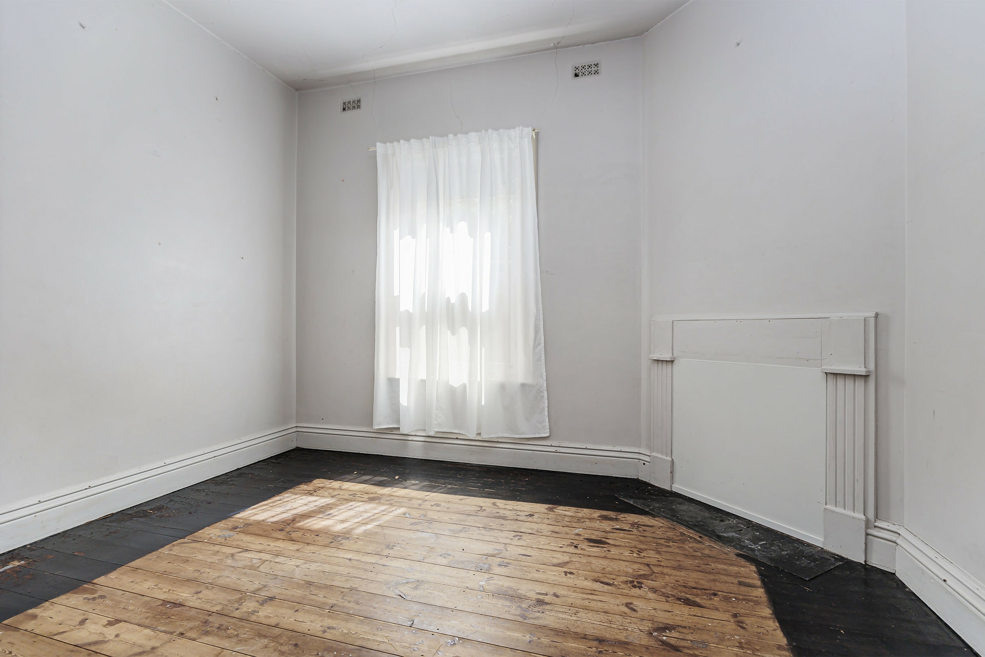 42a Rose Street, MILE END