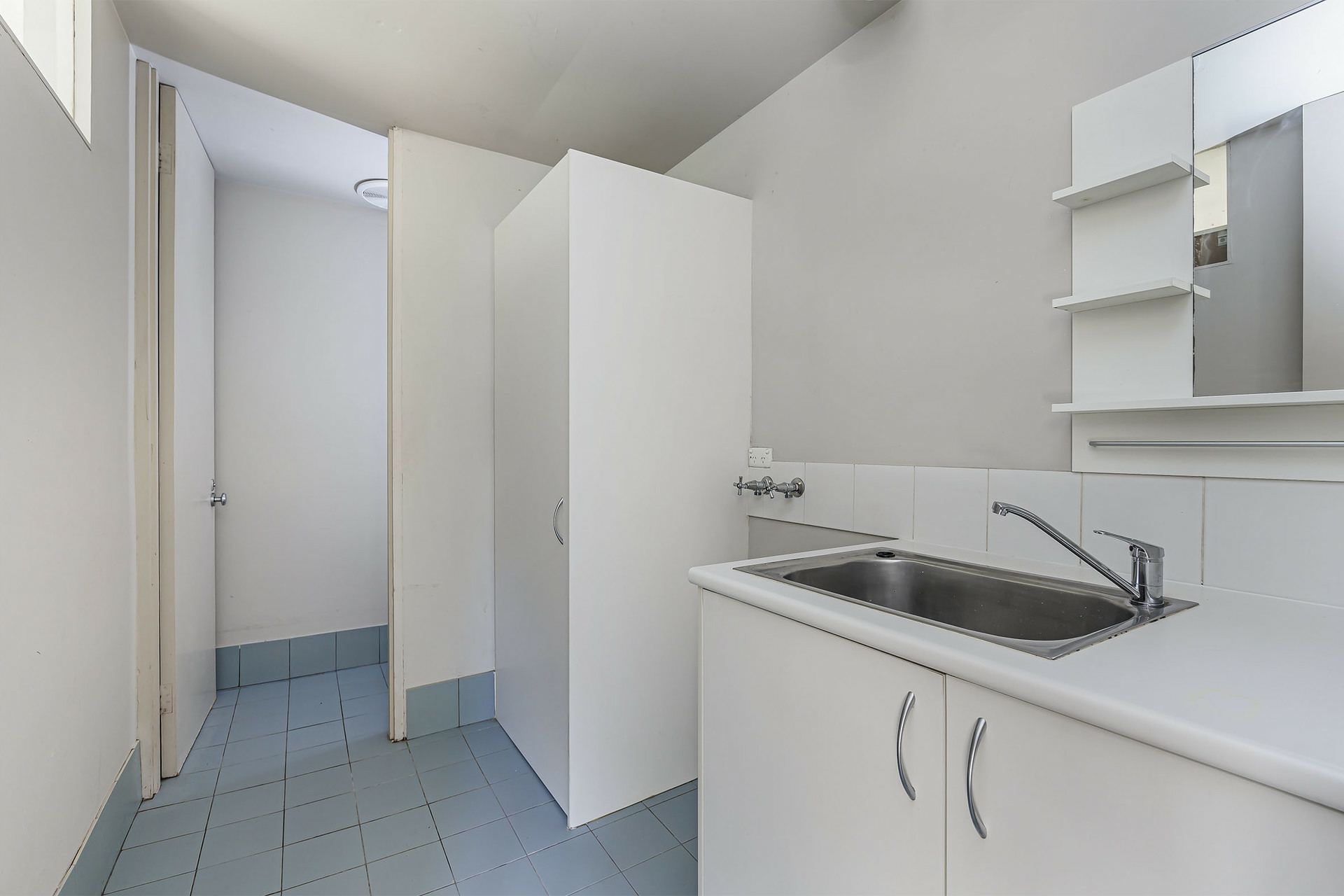 42a Rose Street, MILE END
