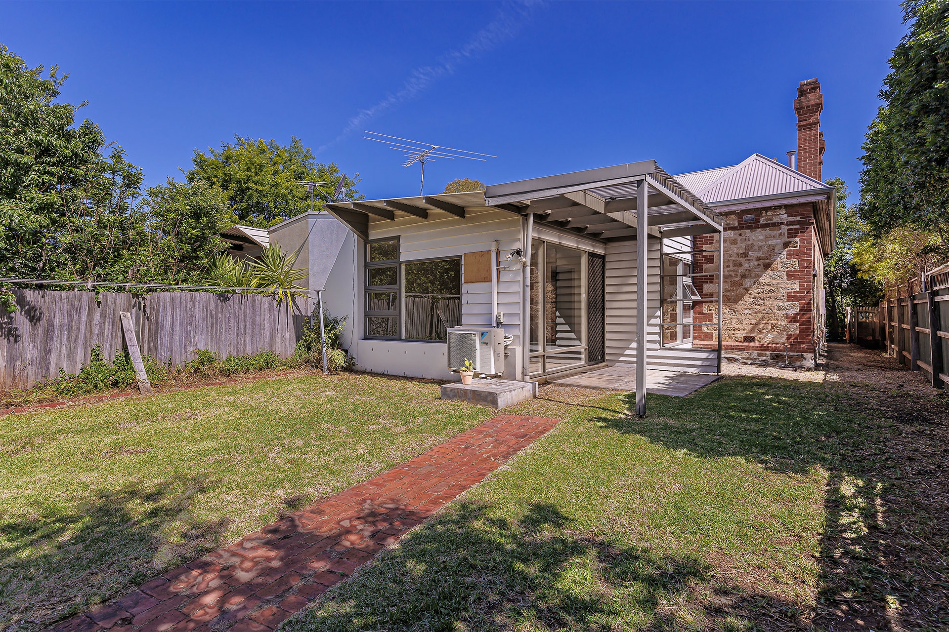42a Rose Street, MILE END