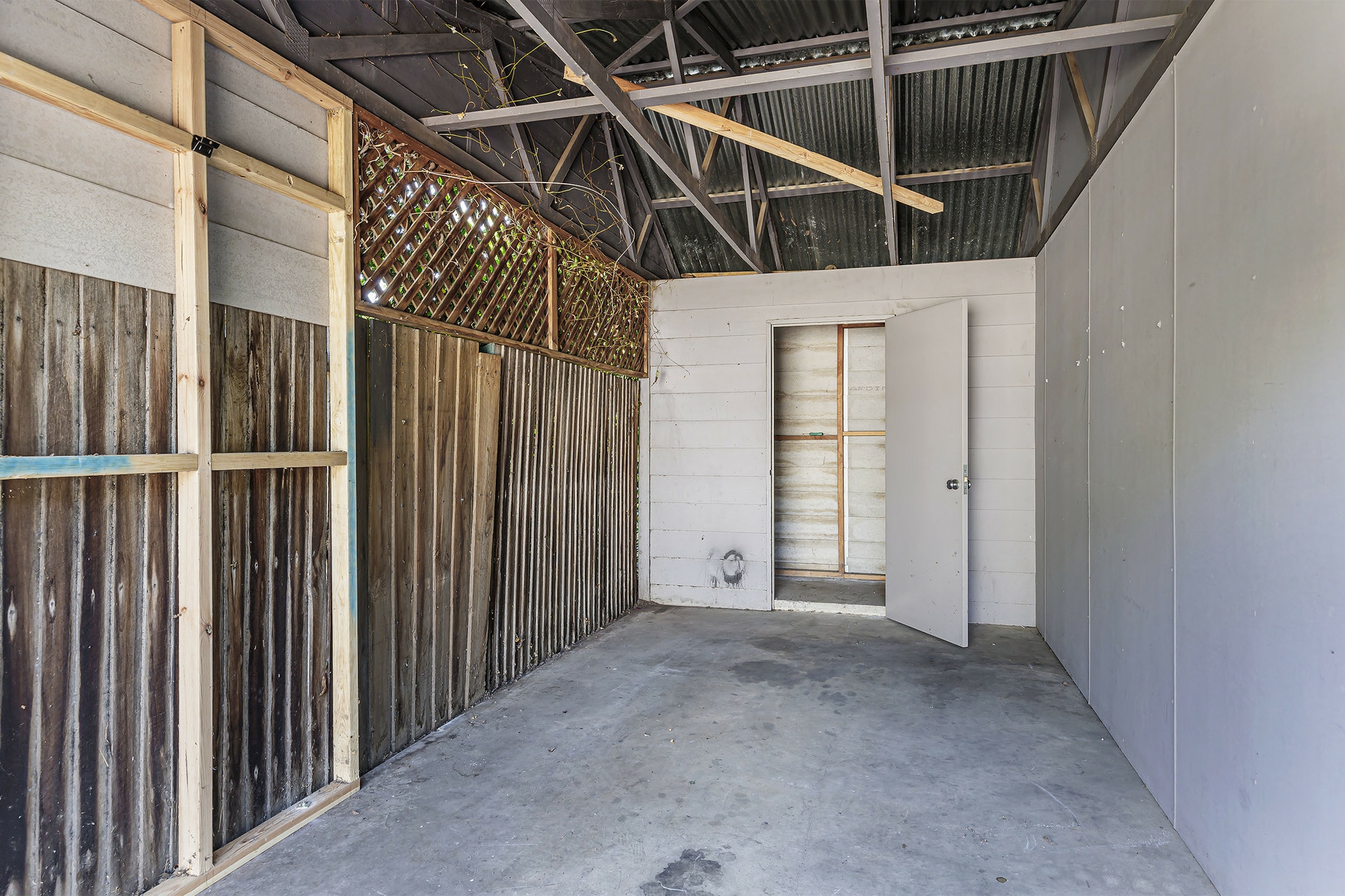 42a Rose Street, MILE END