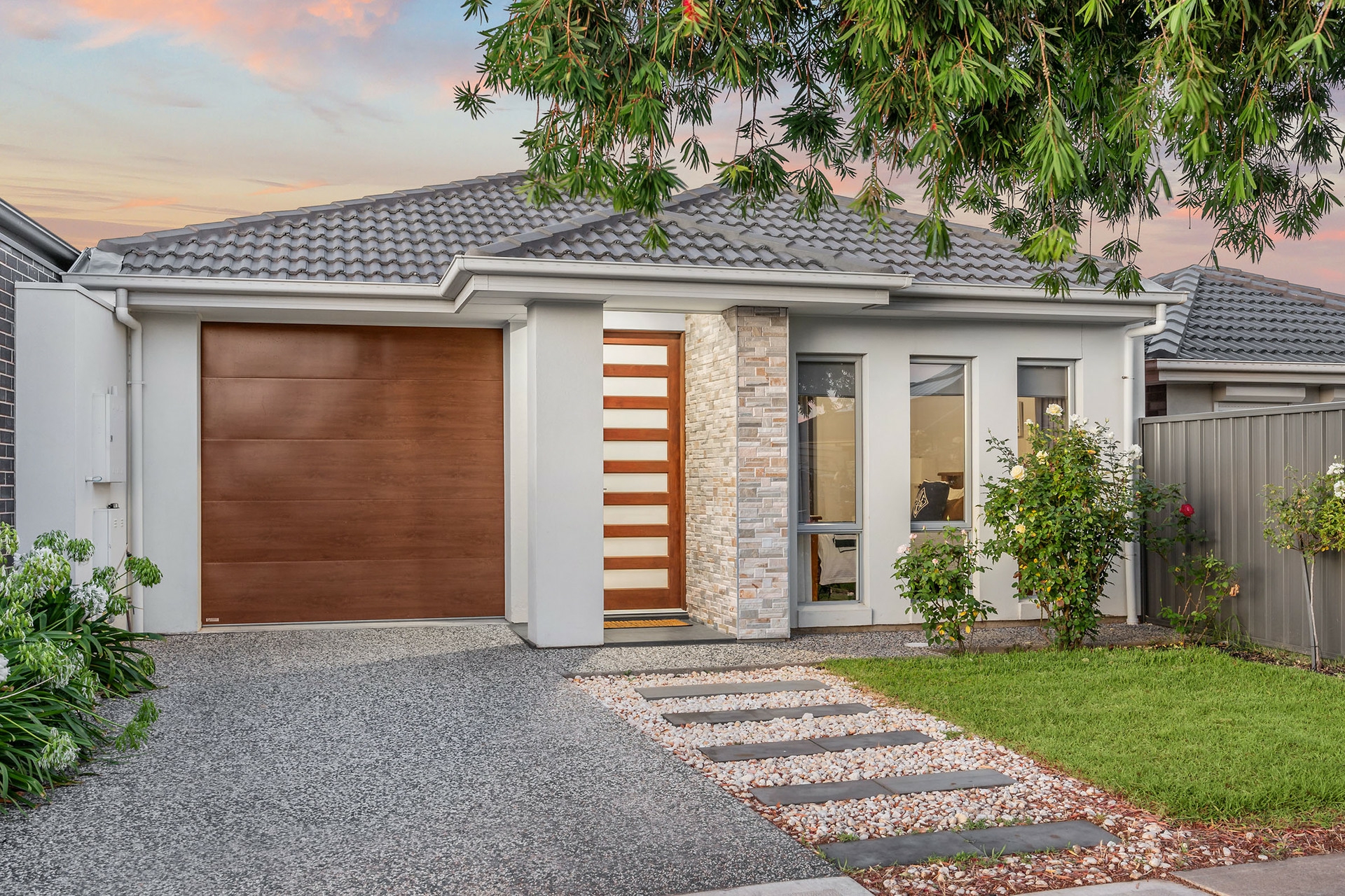 38 Lucerne Grove, FINDON