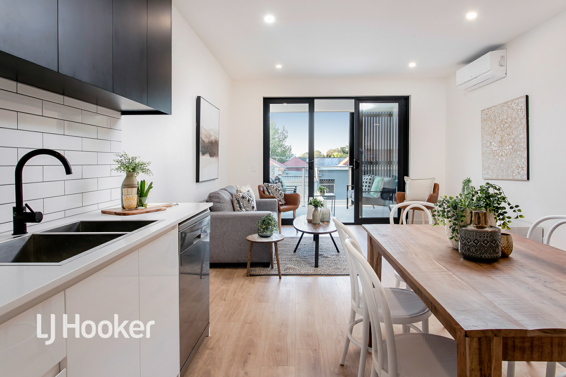 12/2 Rankine Road, TORRENSVILLE