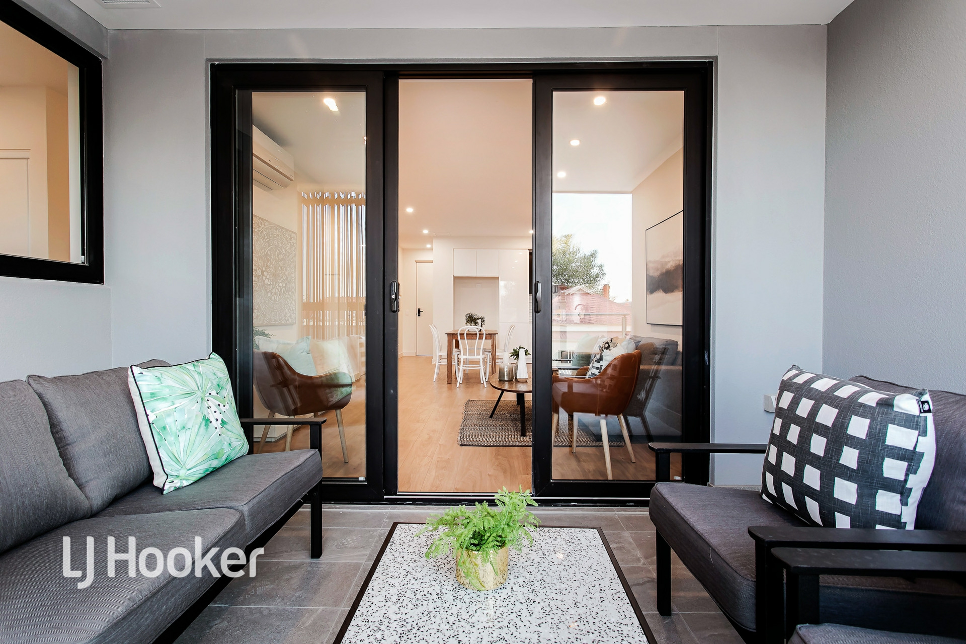 12/2 Rankine Road, TORRENSVILLE