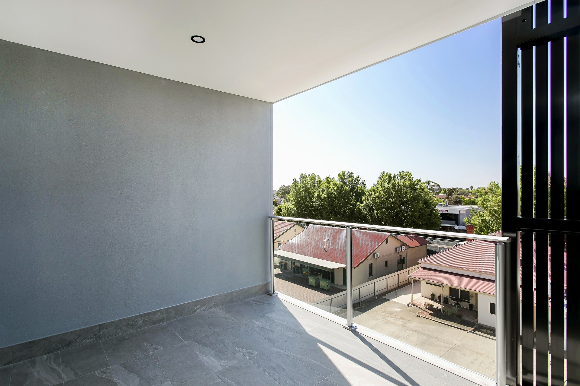 12/2 Rankine Road, TORRENSVILLE