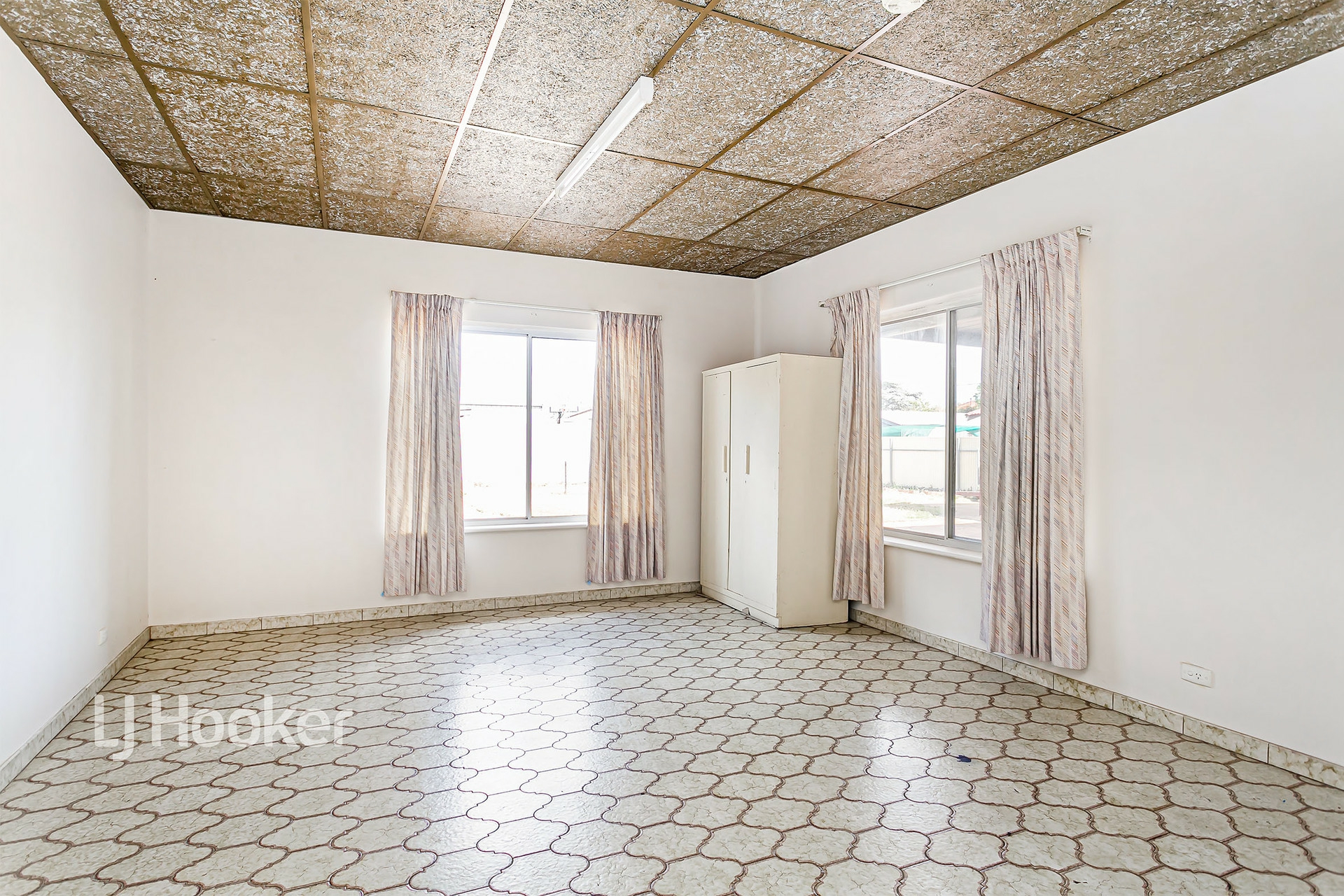 11 Liberty Grove, WOODVILLE GARDENS
