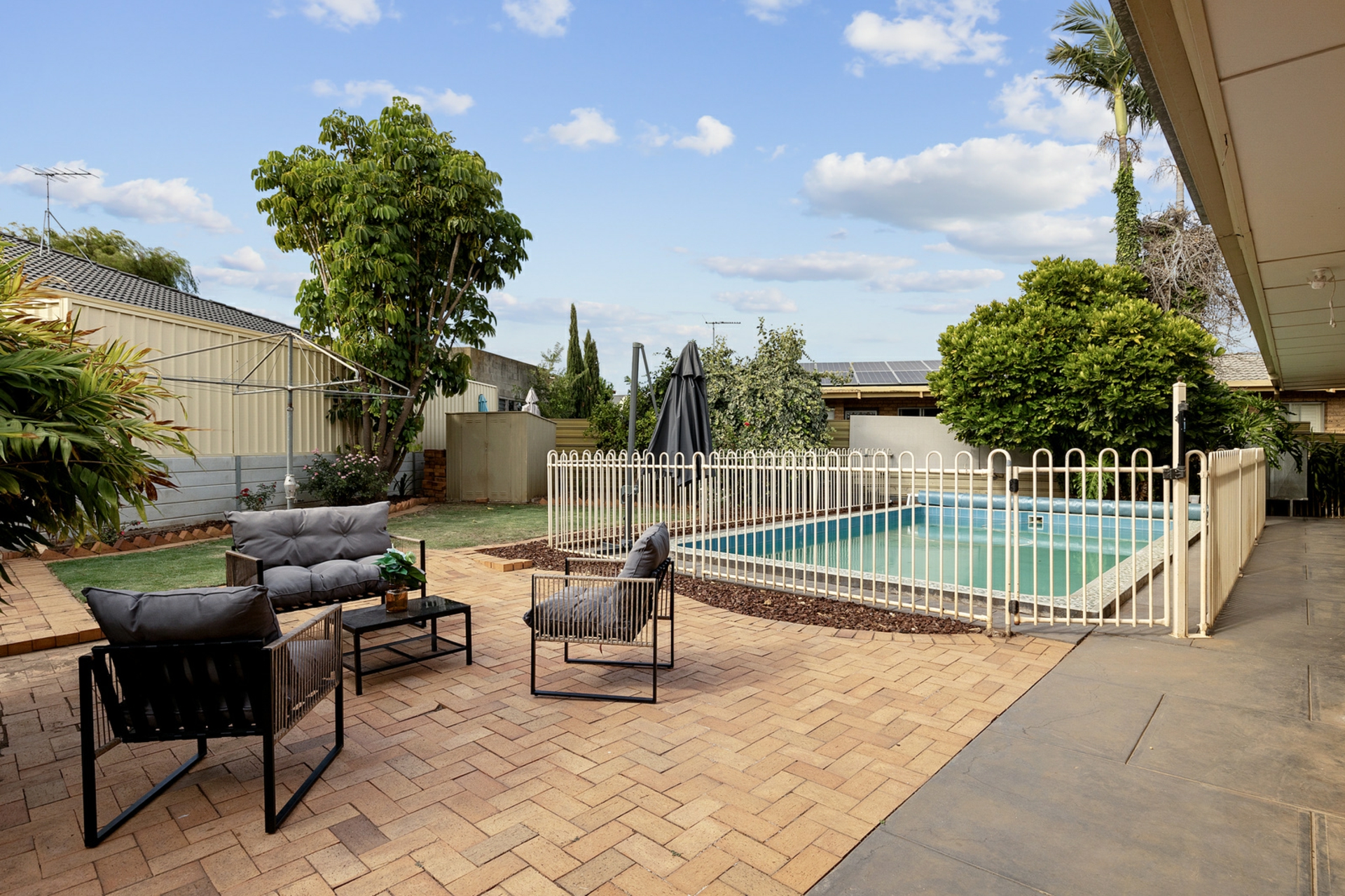 8 Knight Avenue, WINDSOR GARDENS