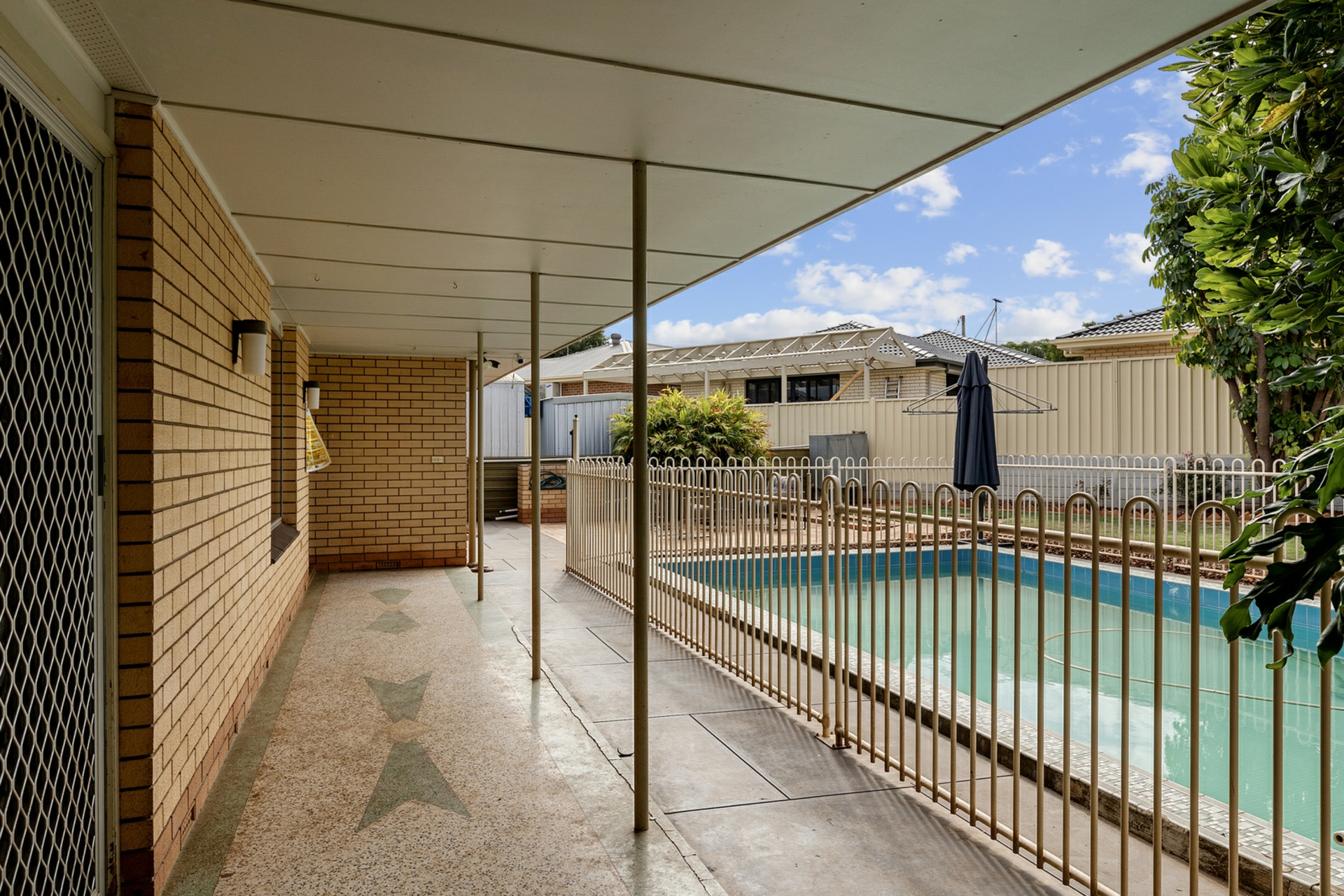 8 Knight Avenue, WINDSOR GARDENS