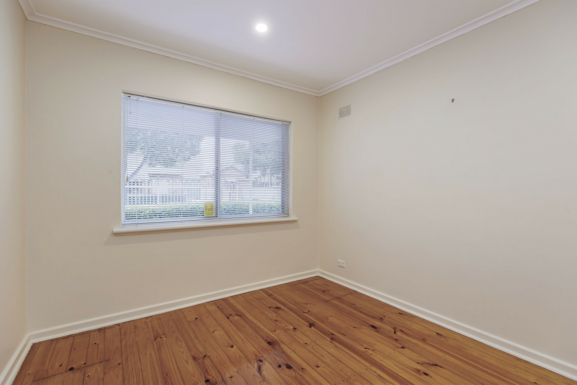 2 Fielding Crescent Clarence Park SA Property Details LJ Hooker