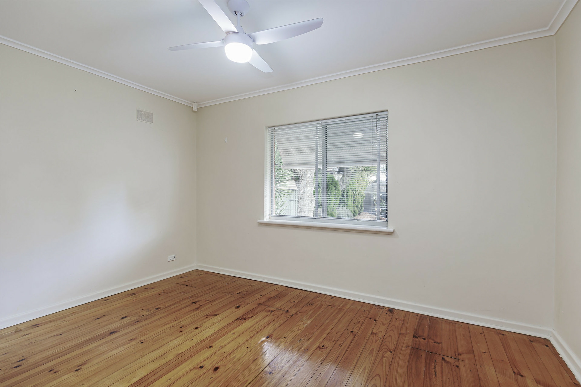 2 Fielding Crescent Clarence Park SA Property Details LJ Hooker