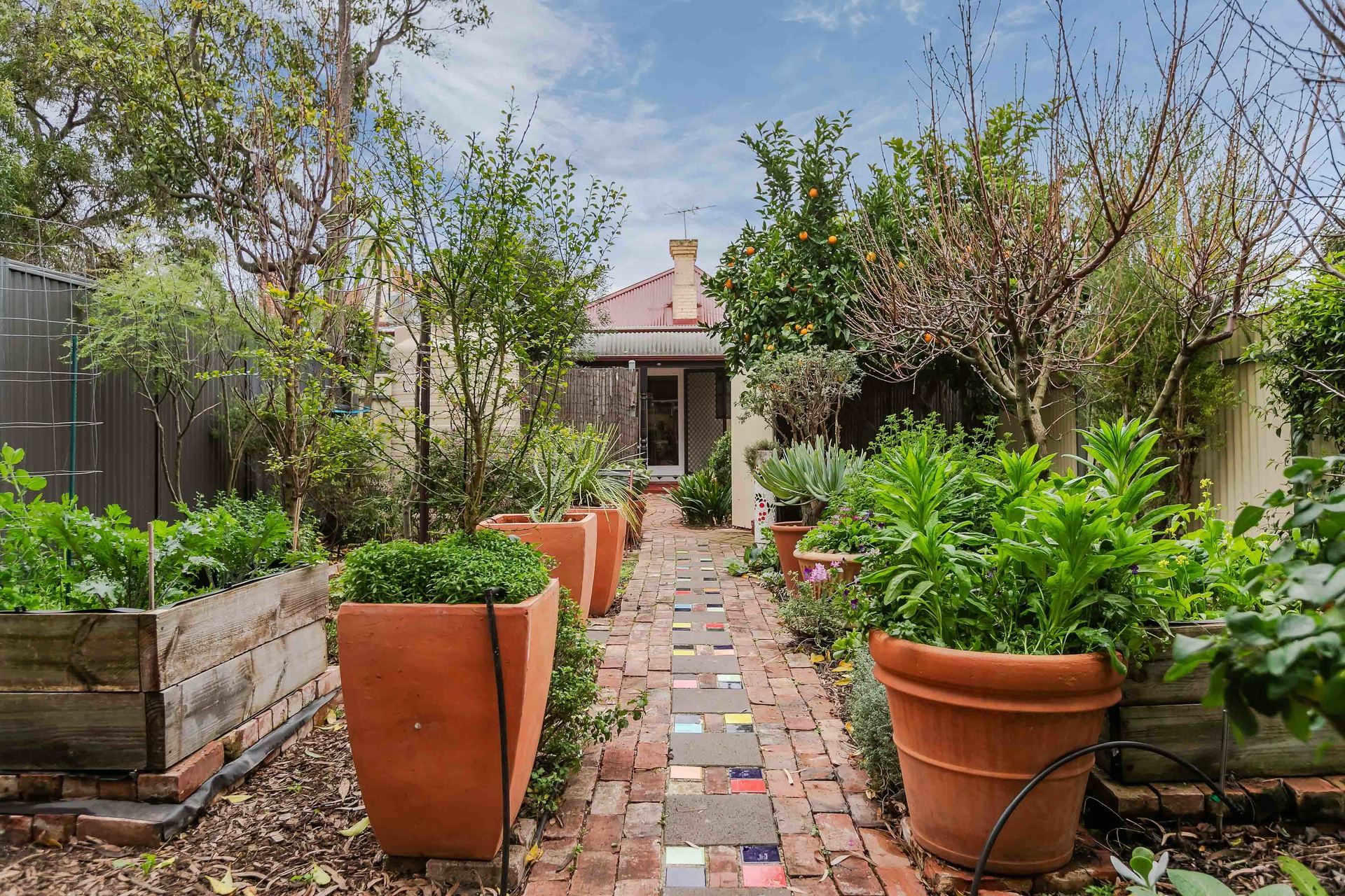 35 King Street, MILE END