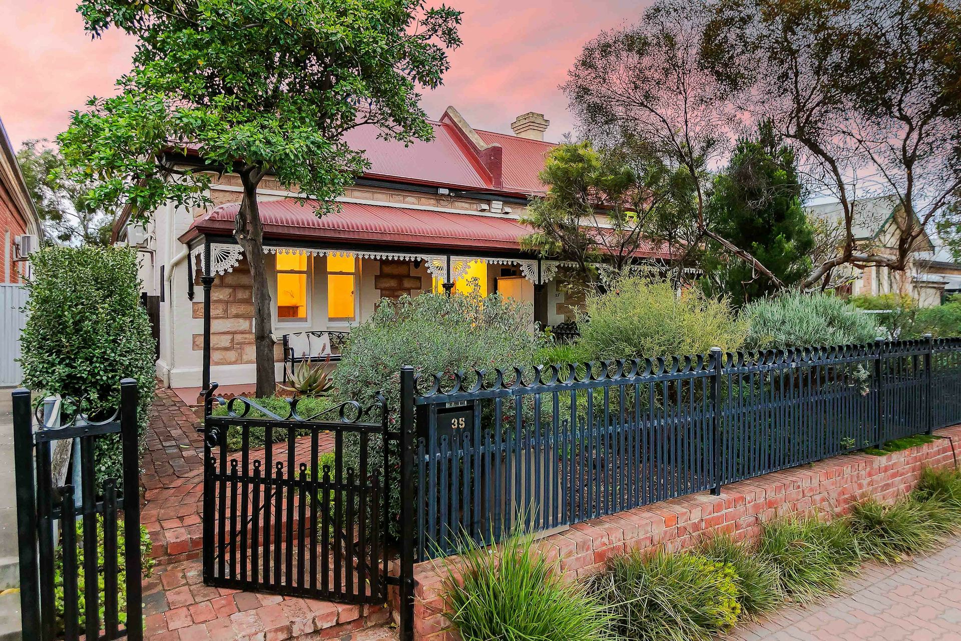 35 King Street, MILE END