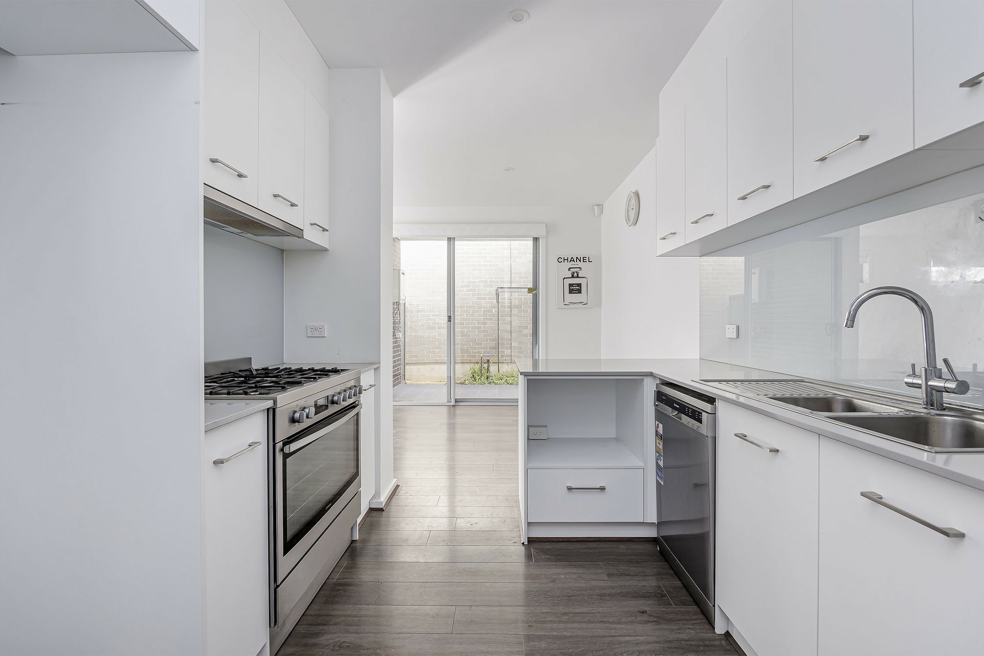 11 Broadstock Street, LIGHTSVIEW