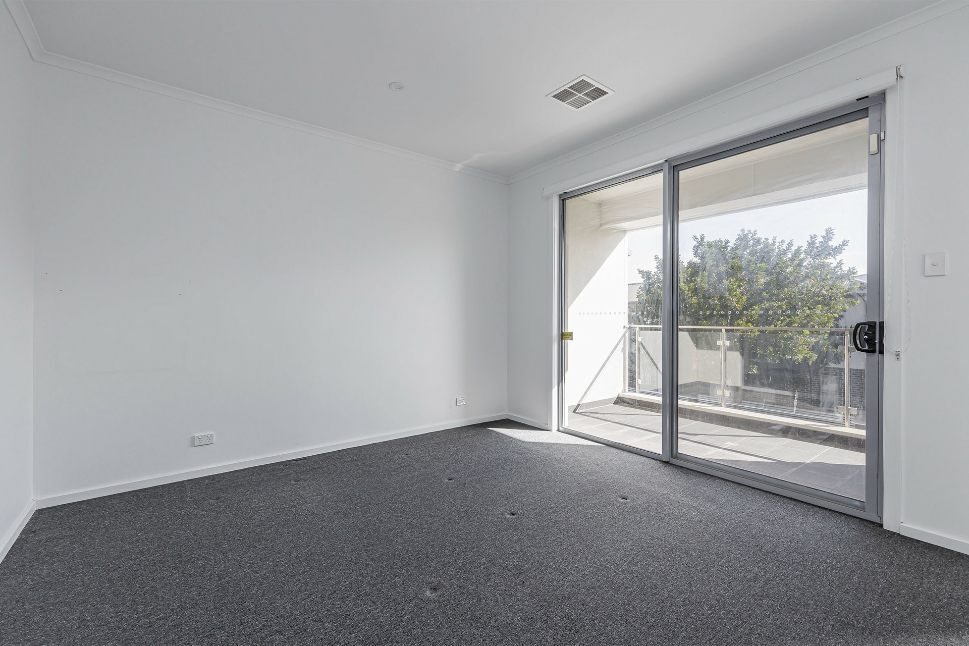 11 Broadstock Street, LIGHTSVIEW