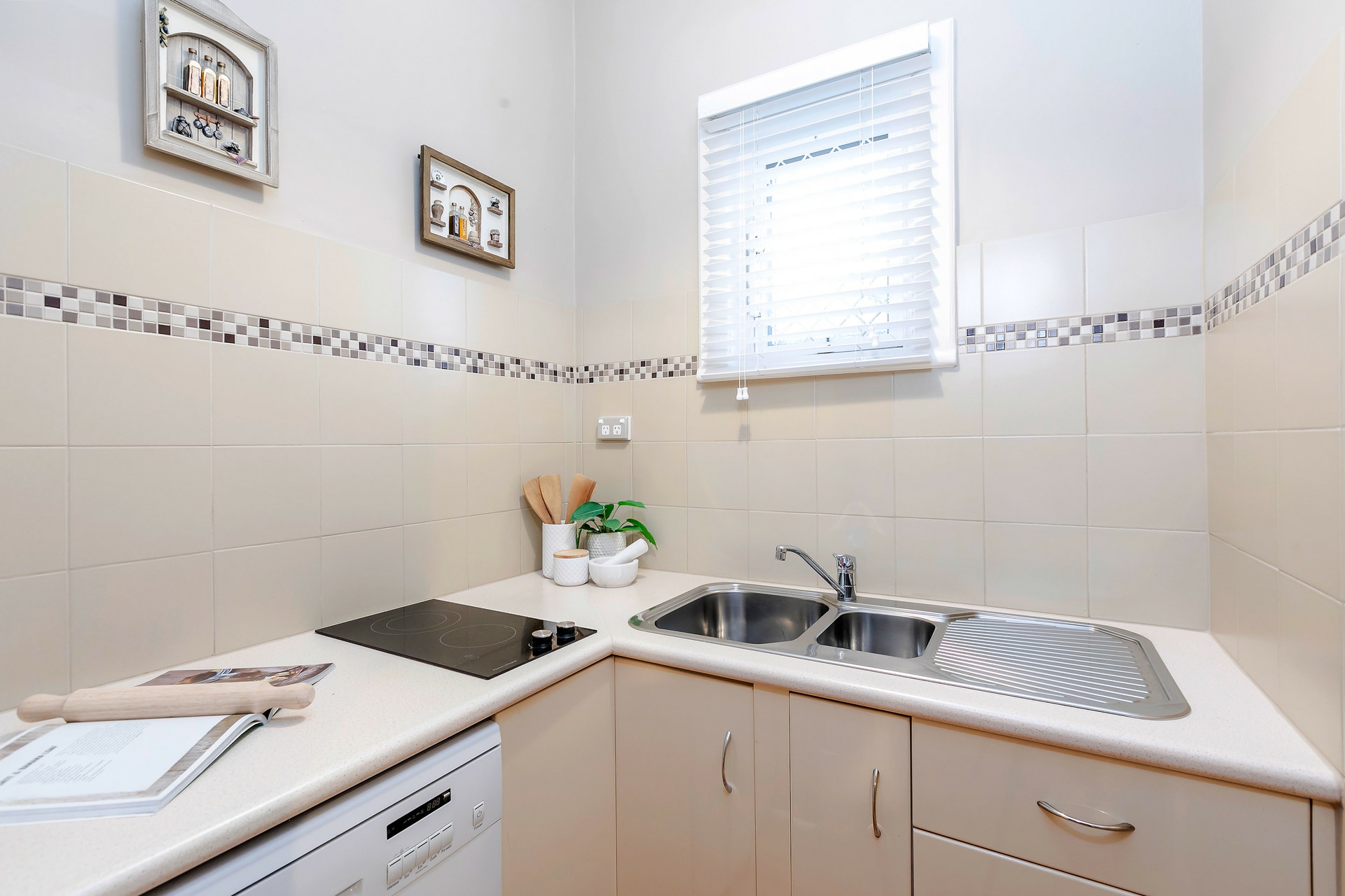 26 Hounslow Avenue, TORRENSVILLE