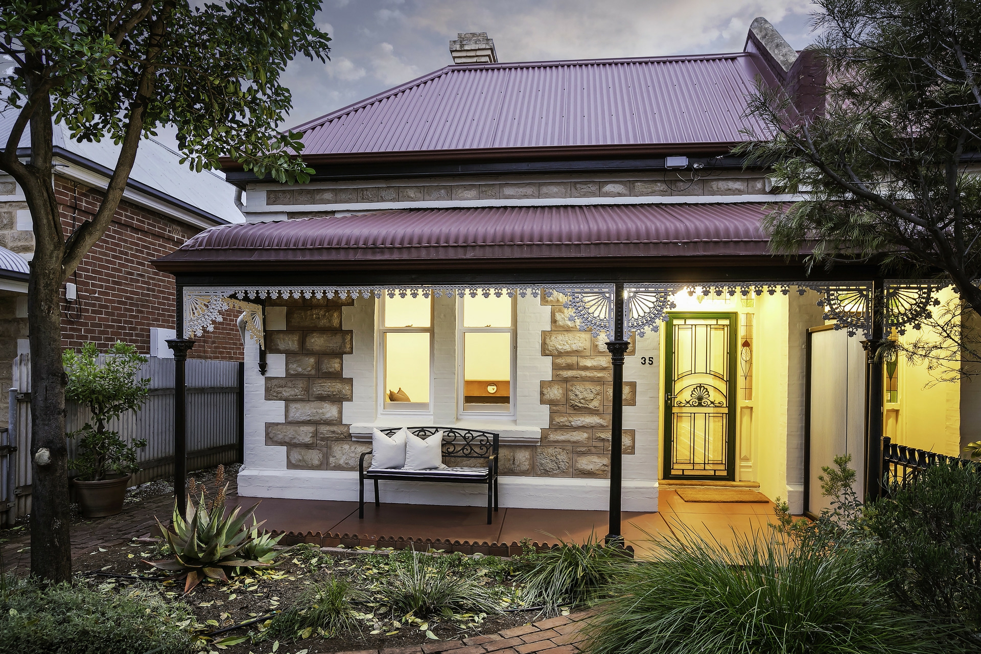 35 King Street, MILE END