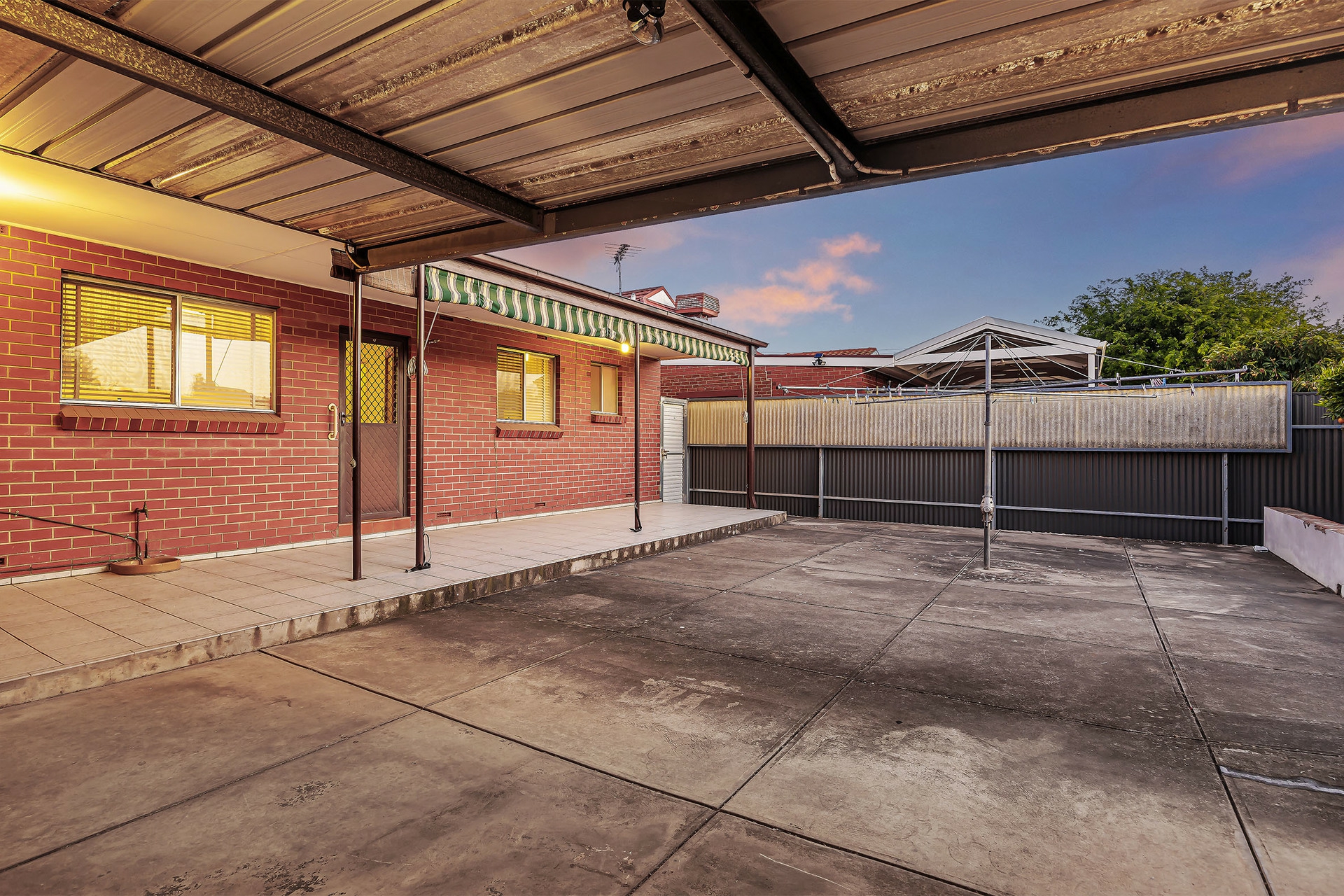 54 Ebor Avenue, MILE END