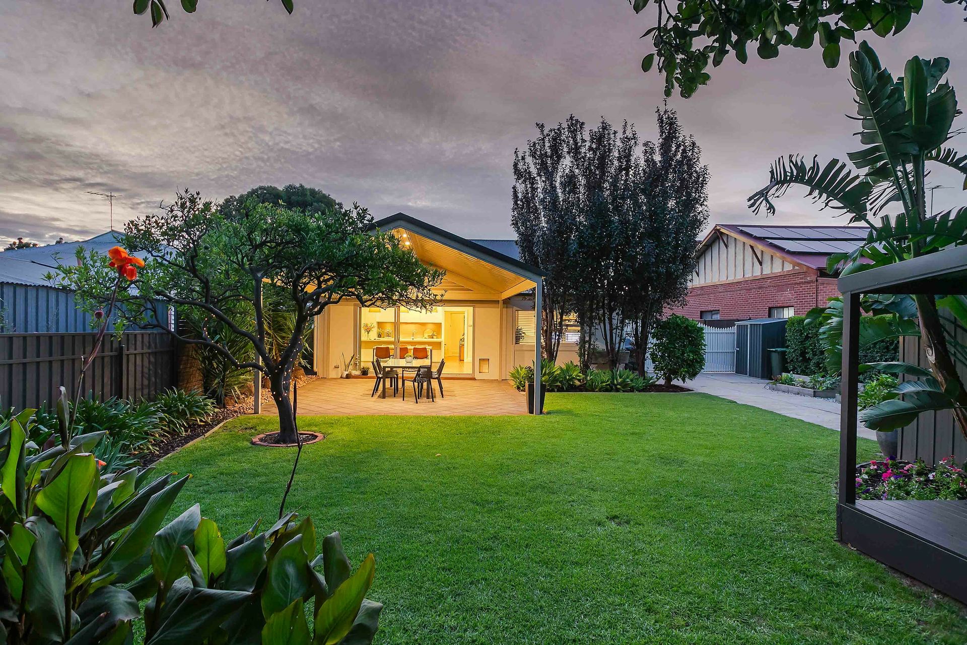 23 Henley Street, MILE END