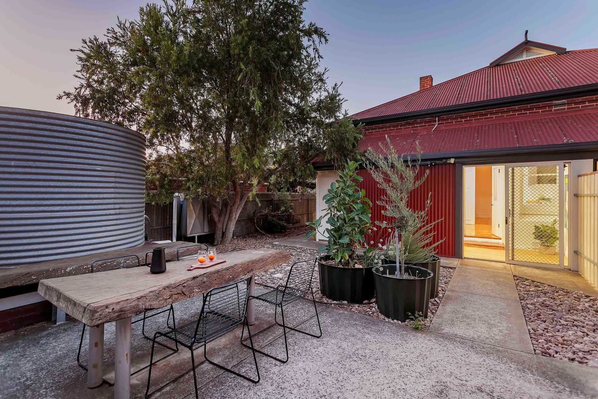 2 Elizabeth Street, TORRENSVILLE