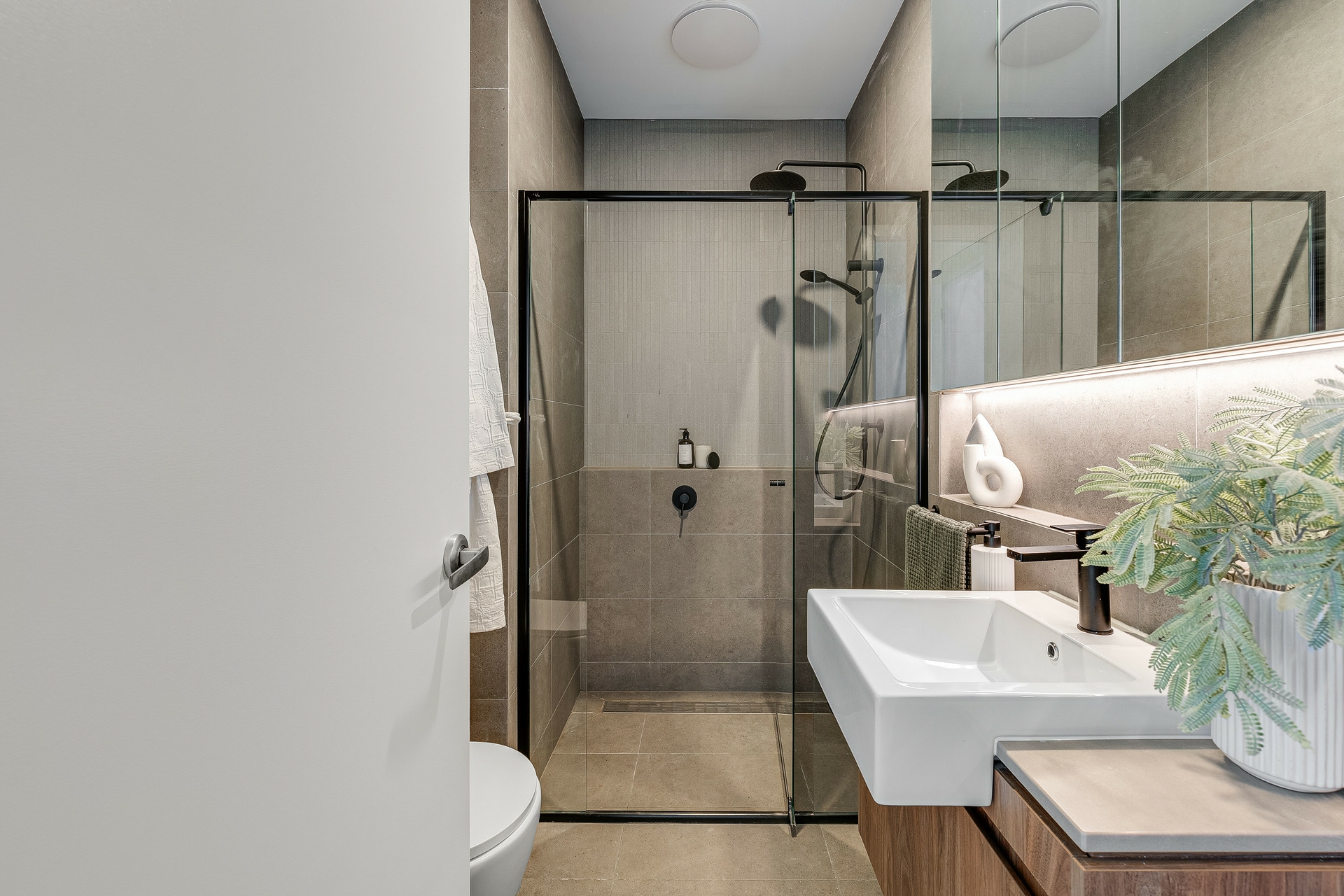 RES 245 Gilbert Street, ADELAIDE