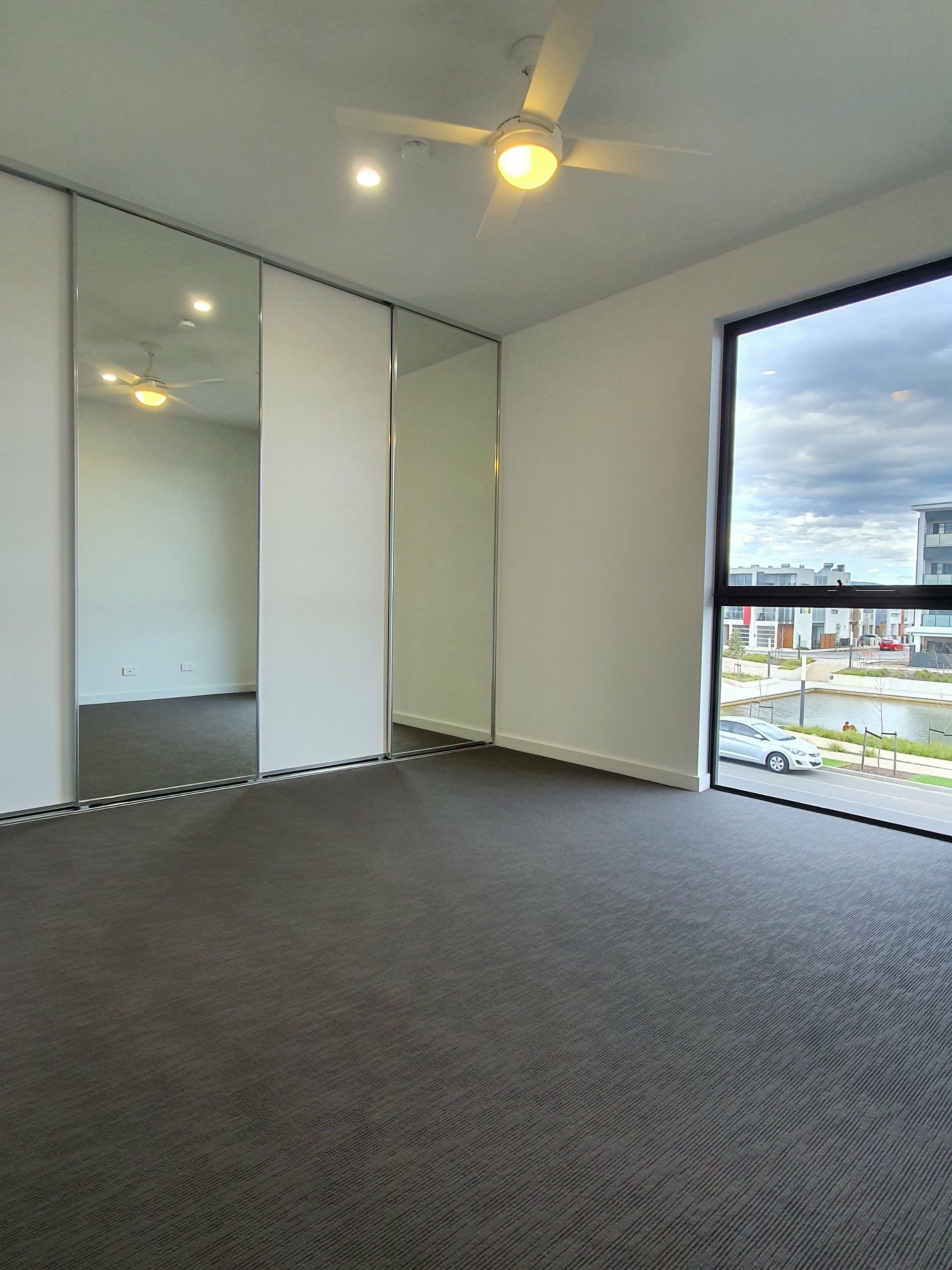 4/172 East Parkway, LIGHTSVIEW