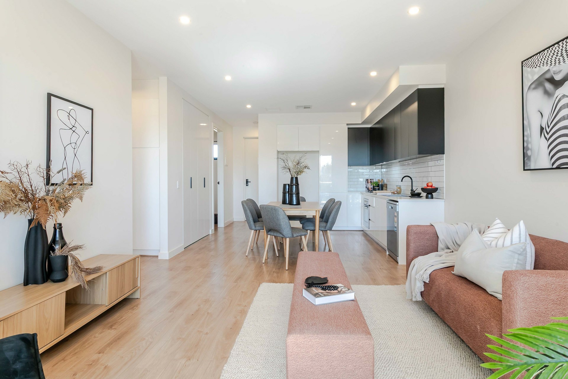 12/2 Rankine Road, TORRENSVILLE