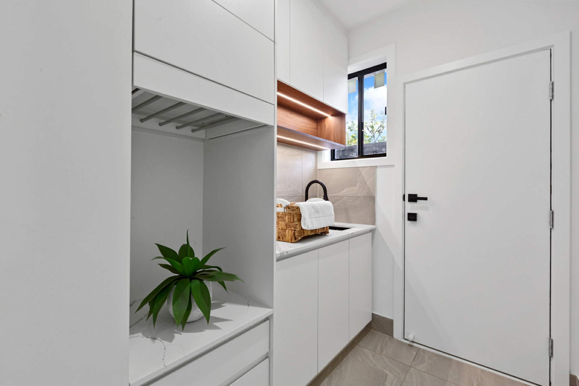 10A Dauntless Crescent, ELIZABETH DOWNS
