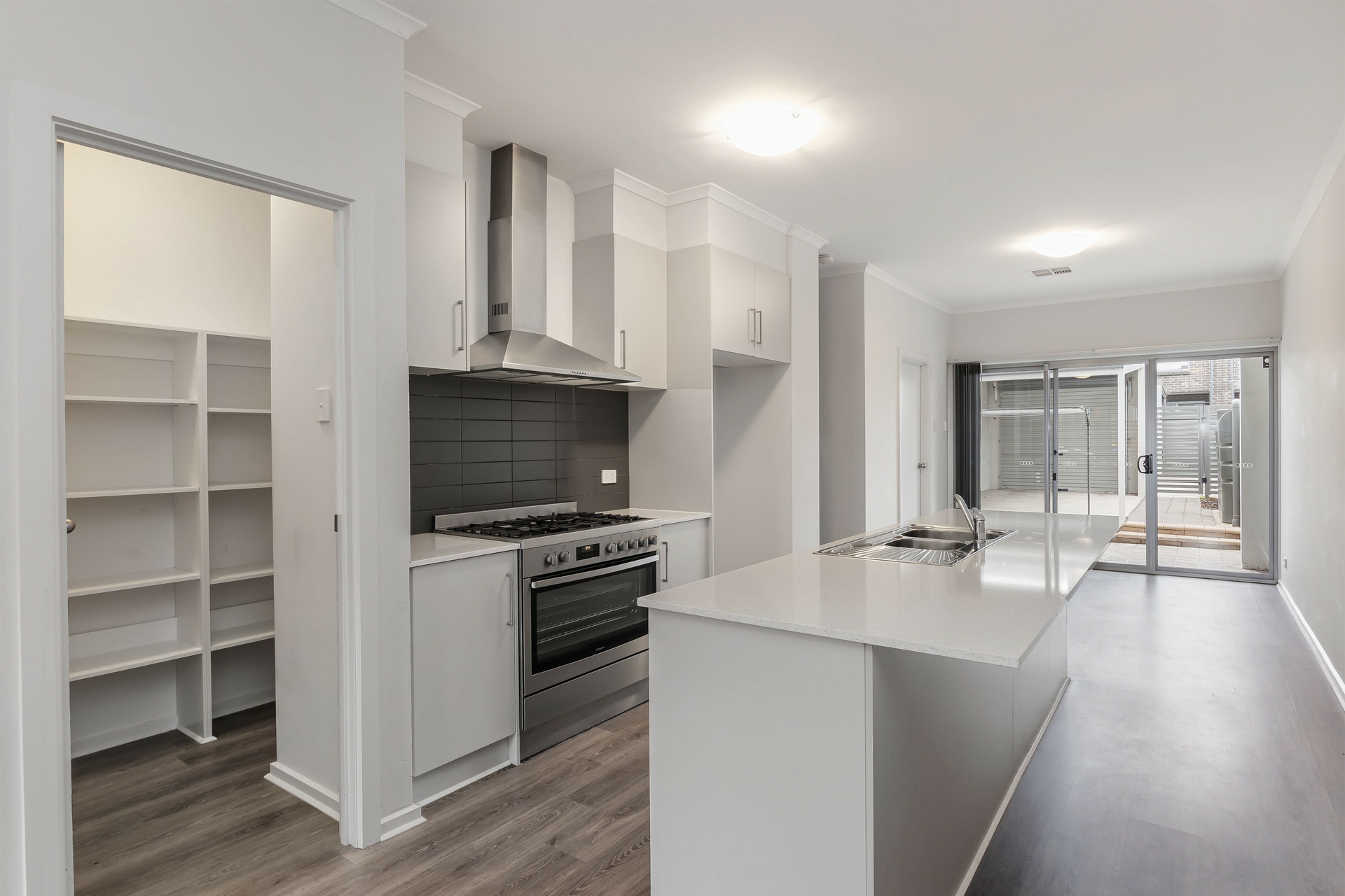4 Grundy Road, LIGHTSVIEW