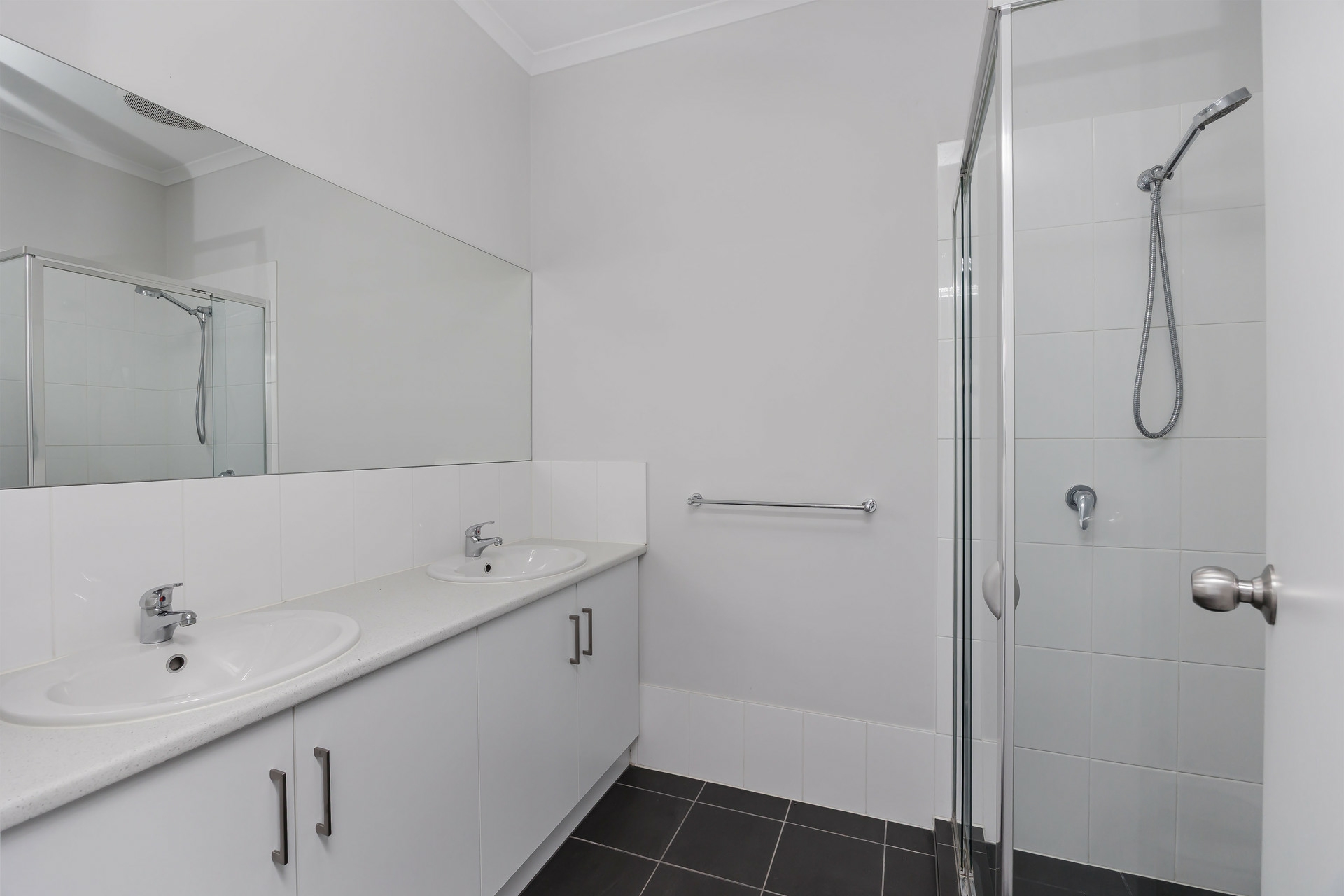 4 Grundy Road, LIGHTSVIEW