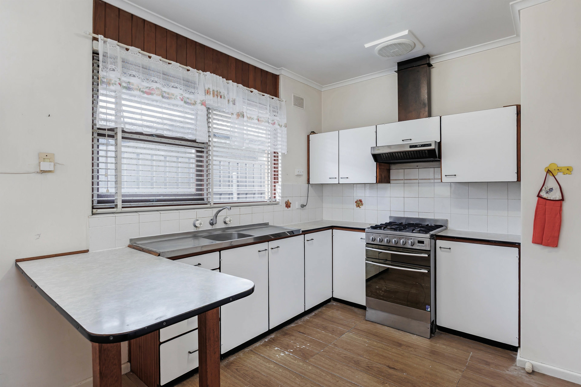 Res 15 Belmore Terrace, WOODVILLE