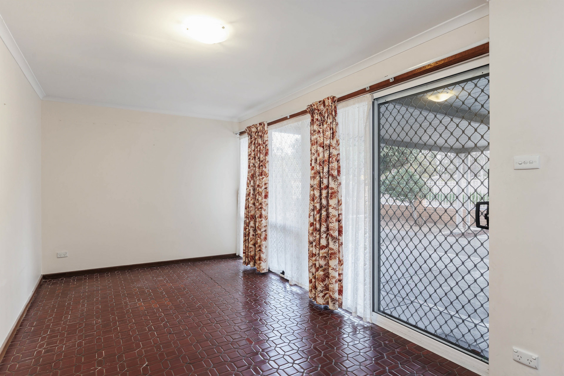 Res 15 Belmore Terrace, WOODVILLE