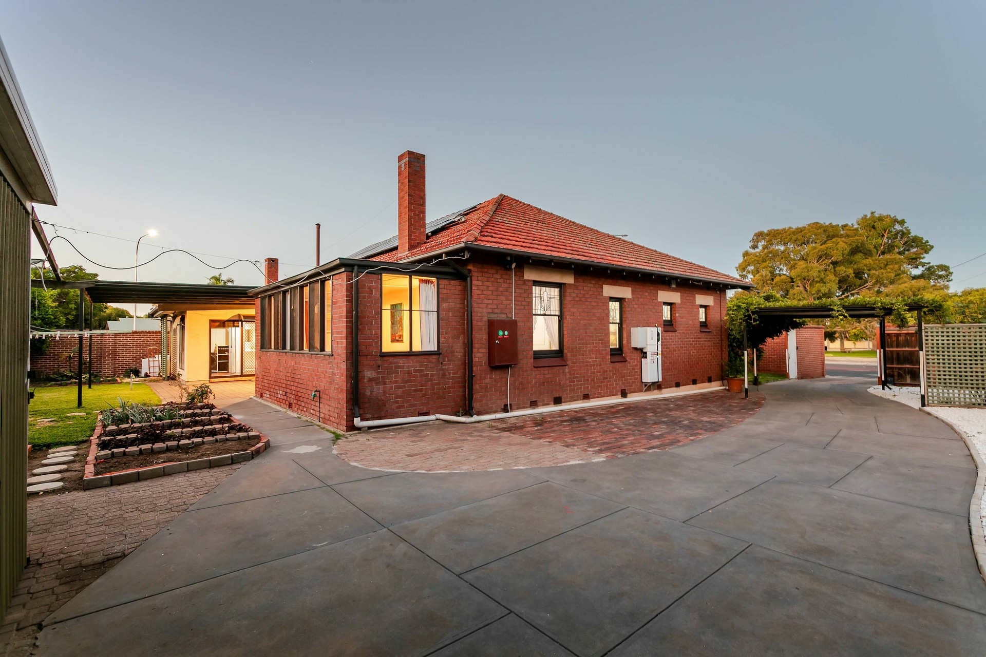 87 Northcote Terrace — photo 17 of 18
