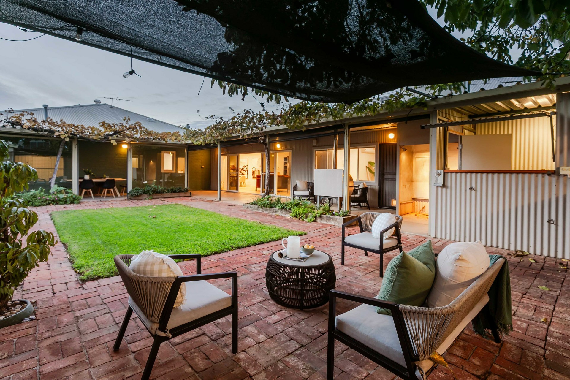 13 Cowra Street — photo 17 of 18