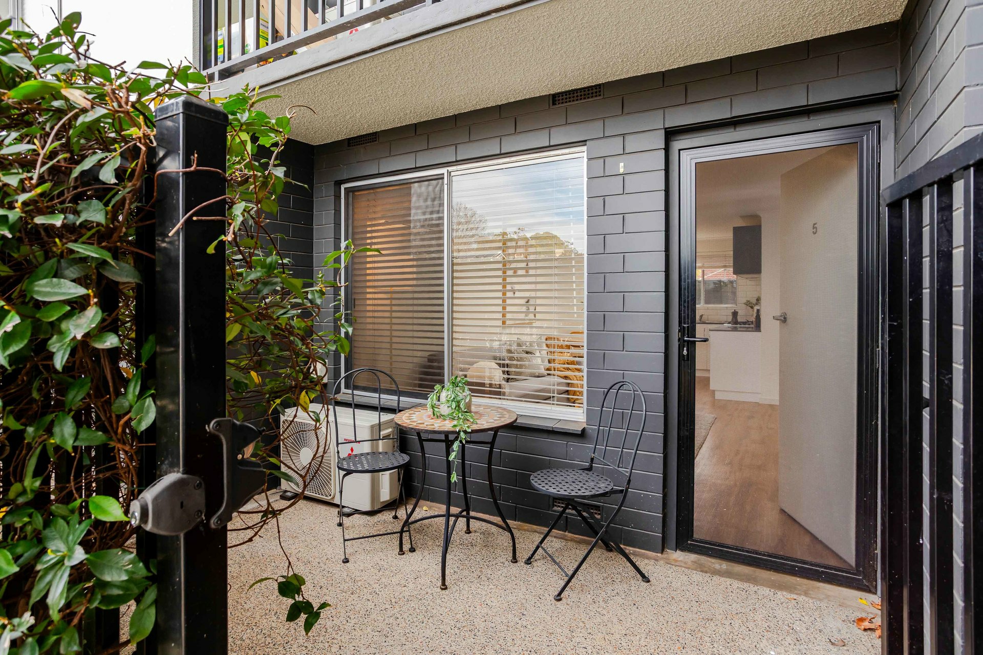 5/1a Stephens Avenue — photo 4 of 14