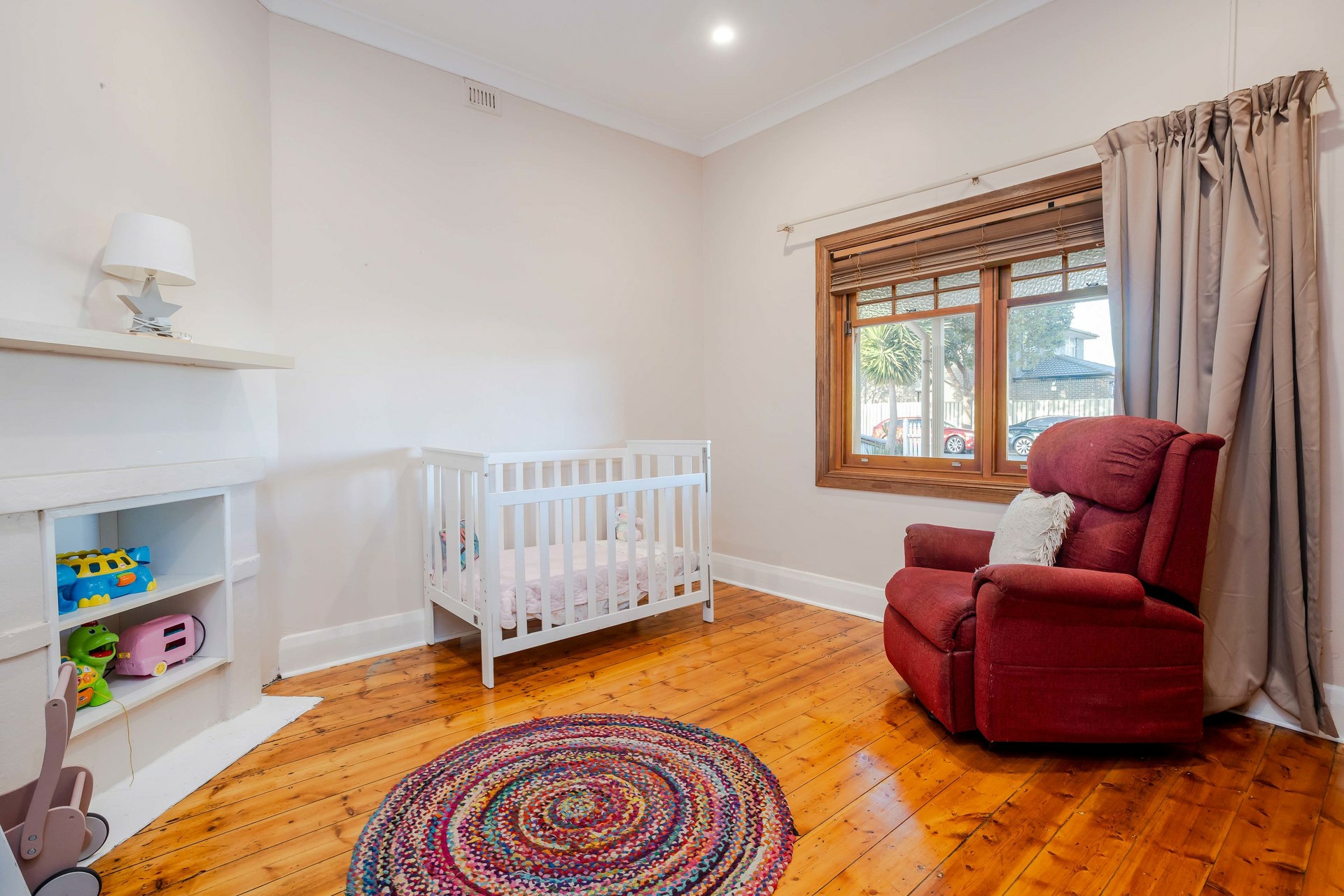 28 Weaver Avenue — photo 5 of 17