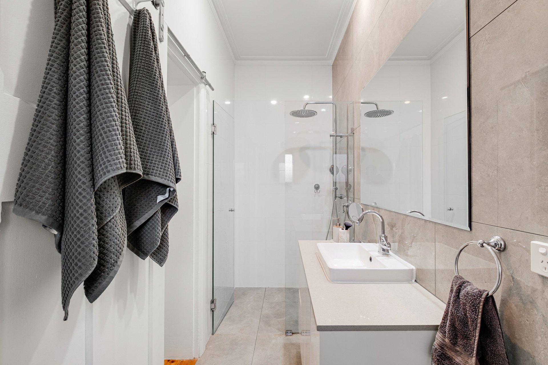 43 Hughes Street — photo 7 of 18