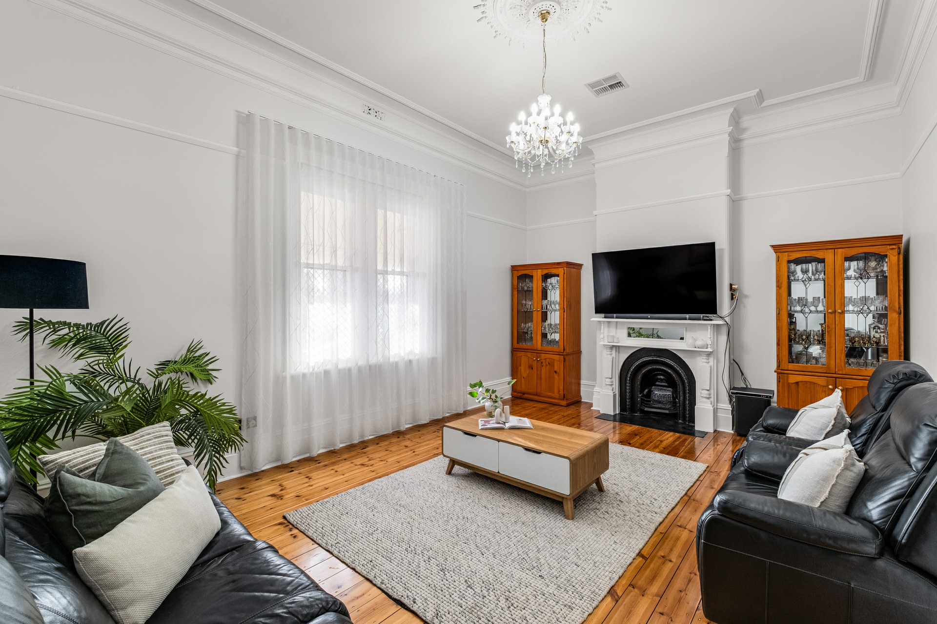 43 Hughes Street — photo 11 of 18