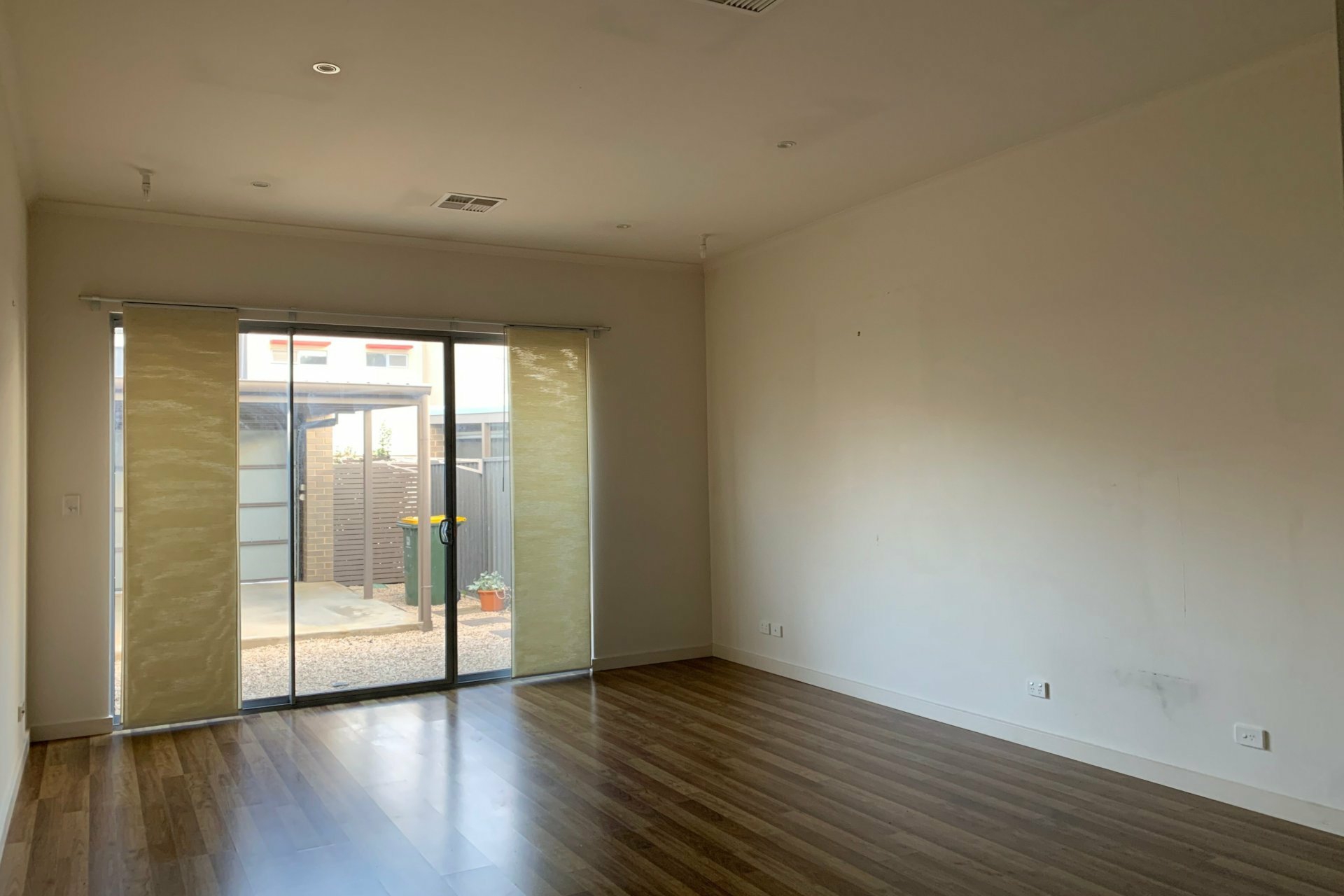 16 Jeffcott Avenue — photo 2 of 10