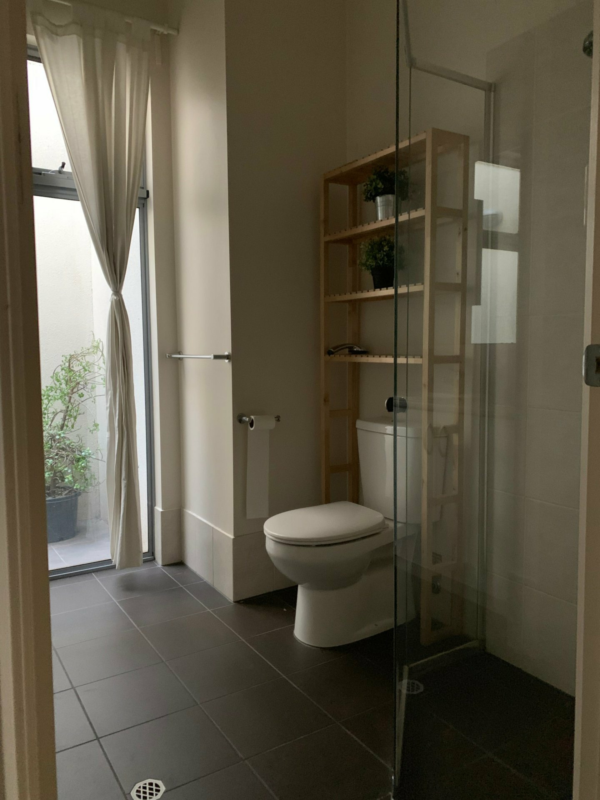 16 Jeffcott Avenue — photo 5 of 10