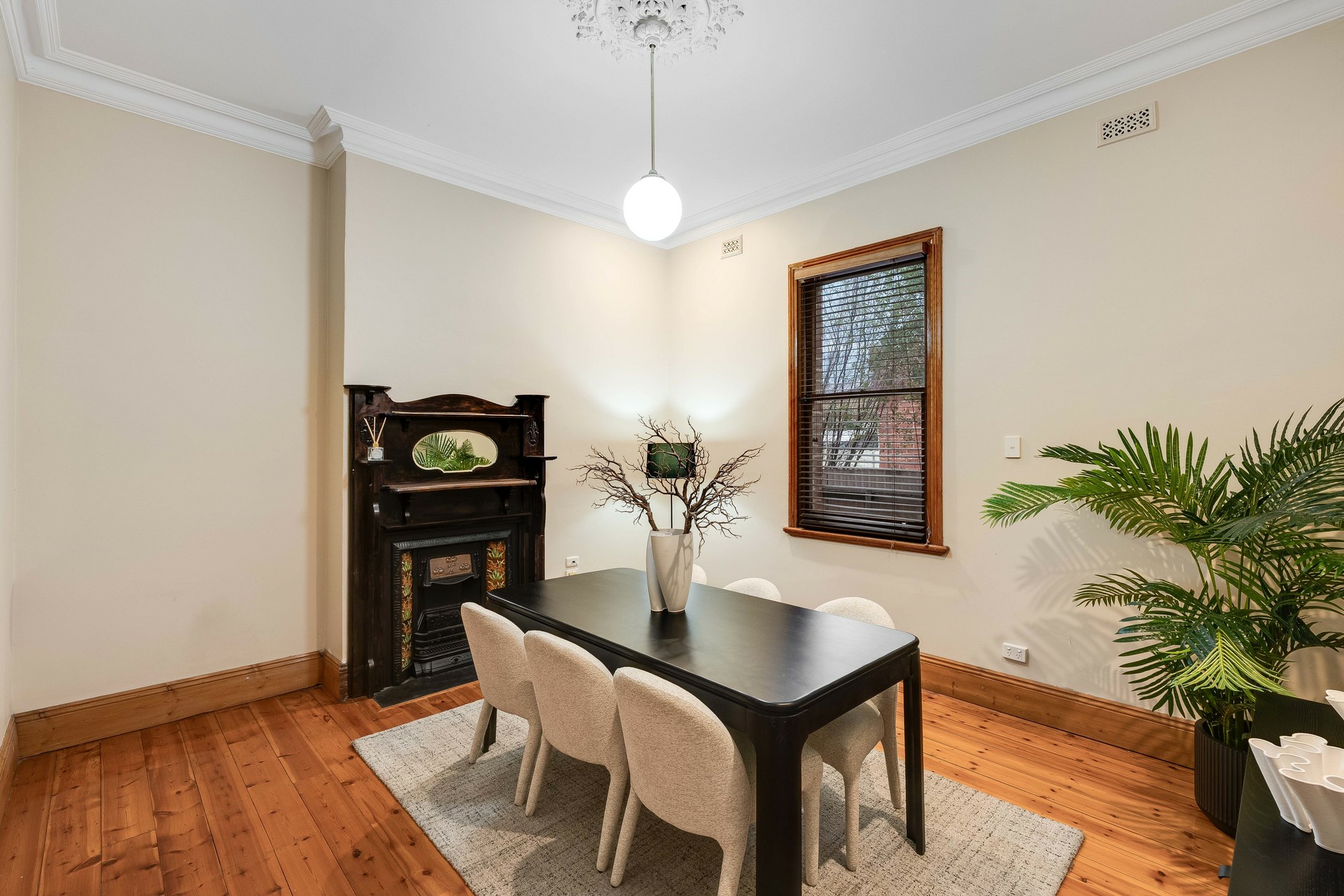 49 Cuming Street — photo 7 of 18