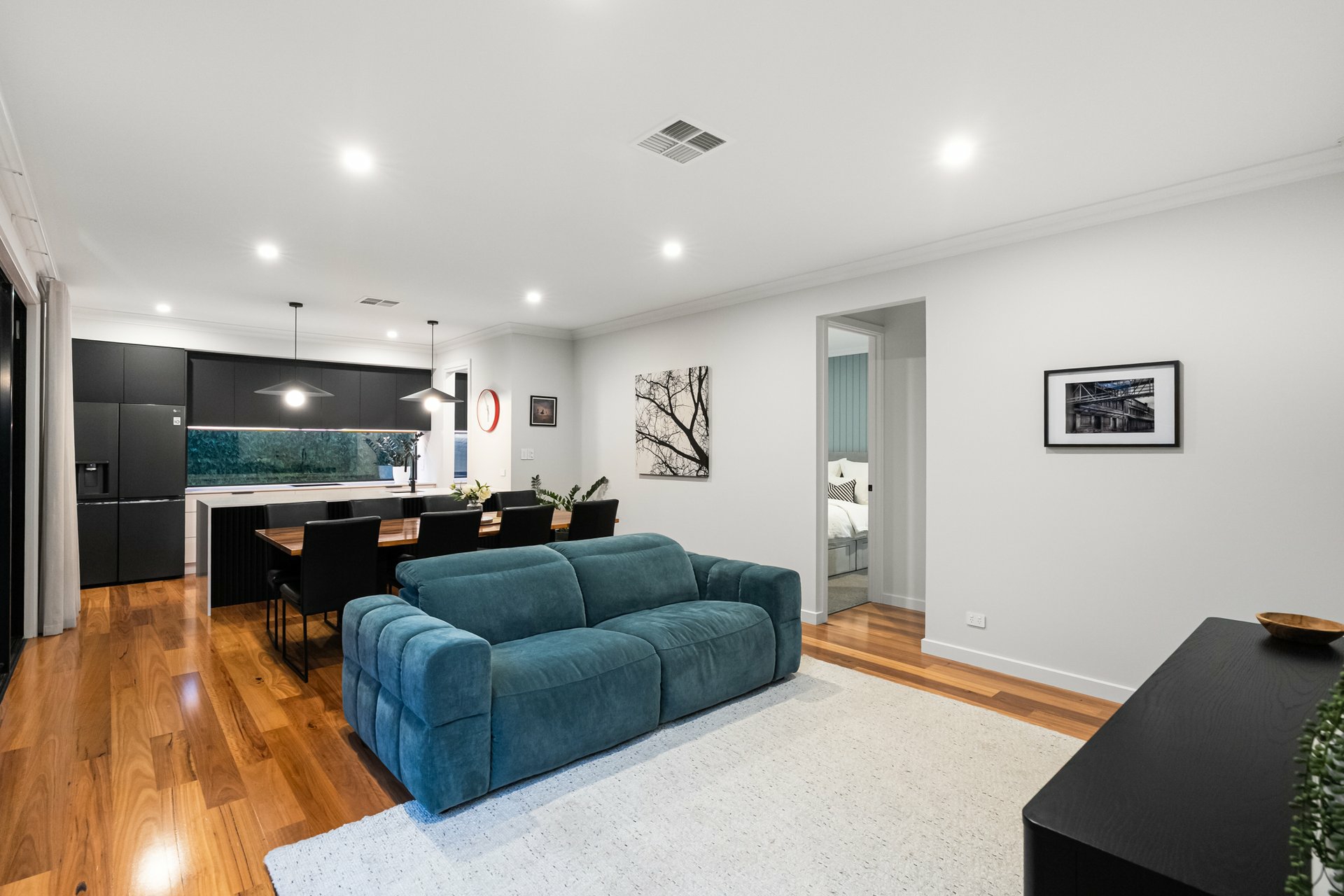 12C Jervois Street — photo 3 of 19