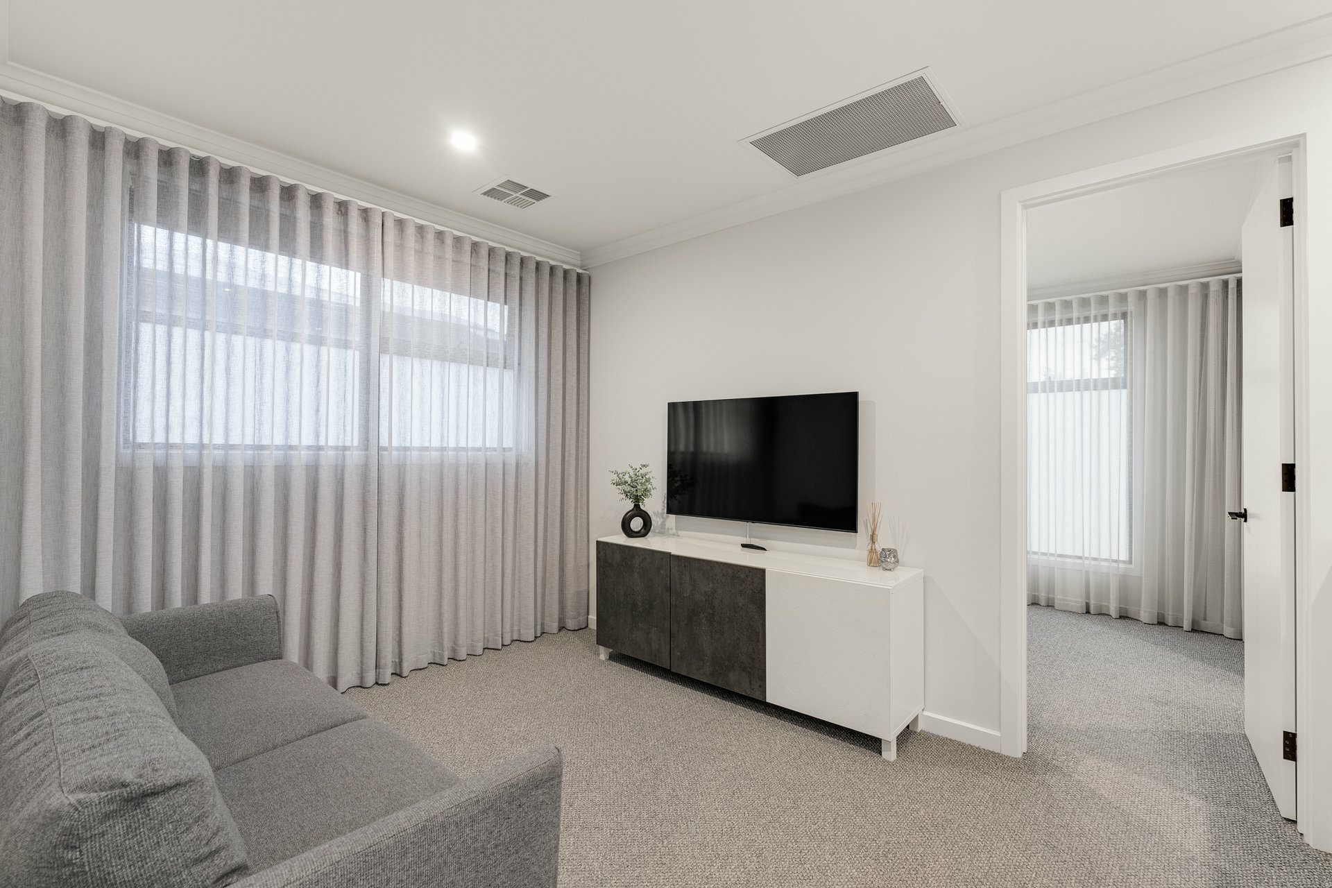 12C Jervois Street — photo 4 of 19