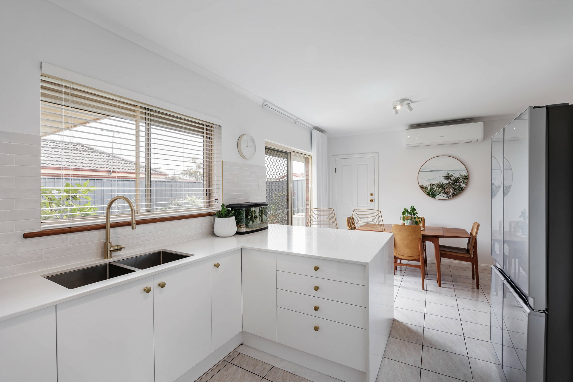3/24 Seaton Terrace — photo 4 of 13