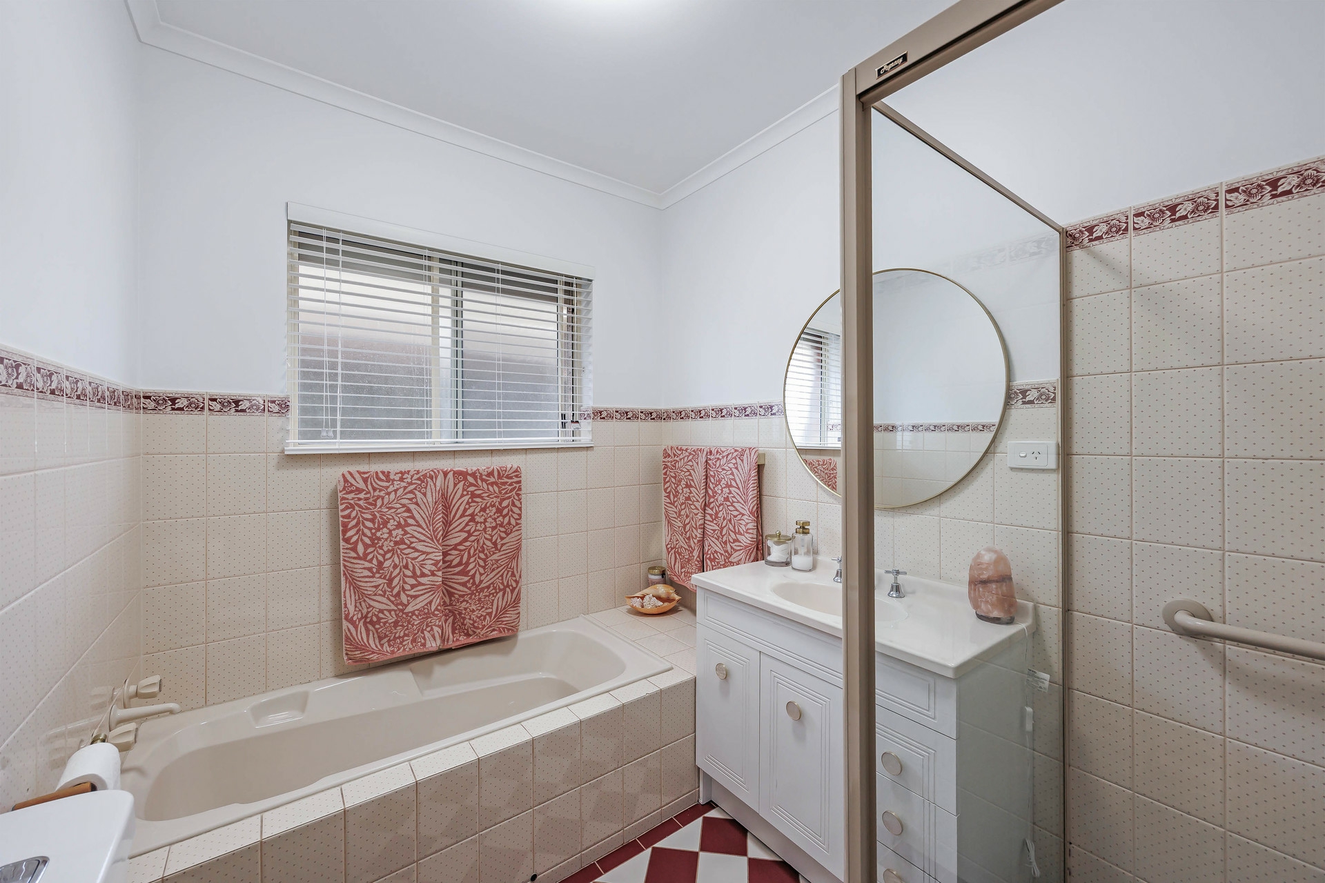 3/24 Seaton Terrace — photo 10 of 13