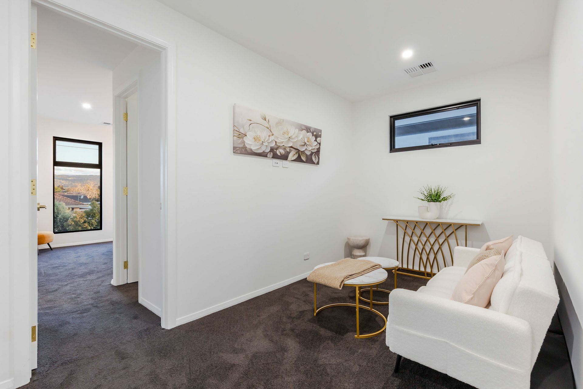 4B Jennifer Street — photo 9 of 16