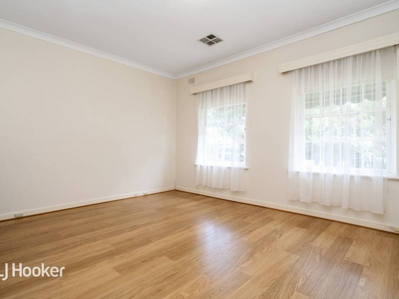 2 Sturt Avenue, TOORAK GARDENS