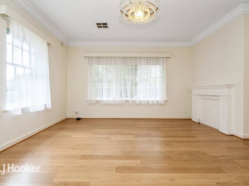 2 Sturt Avenue, TOORAK GARDENS