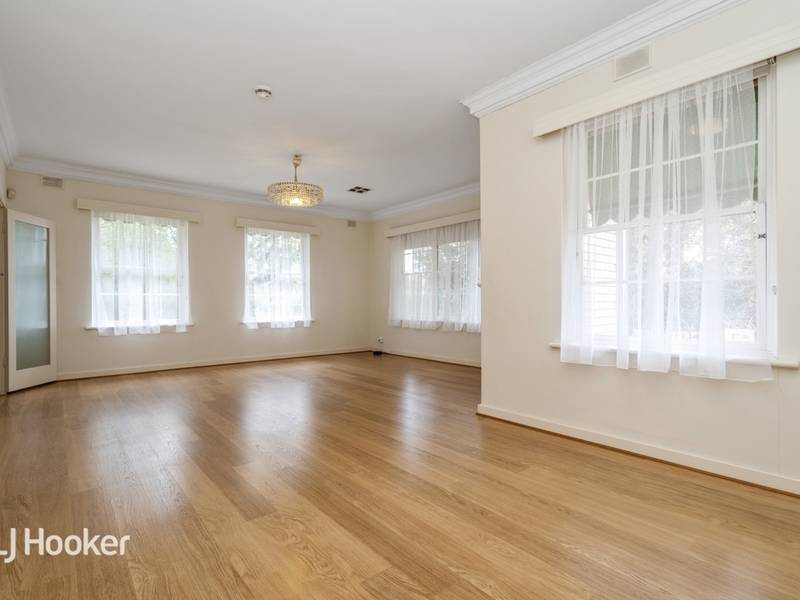 2 Sturt Avenue, TOORAK GARDENS
