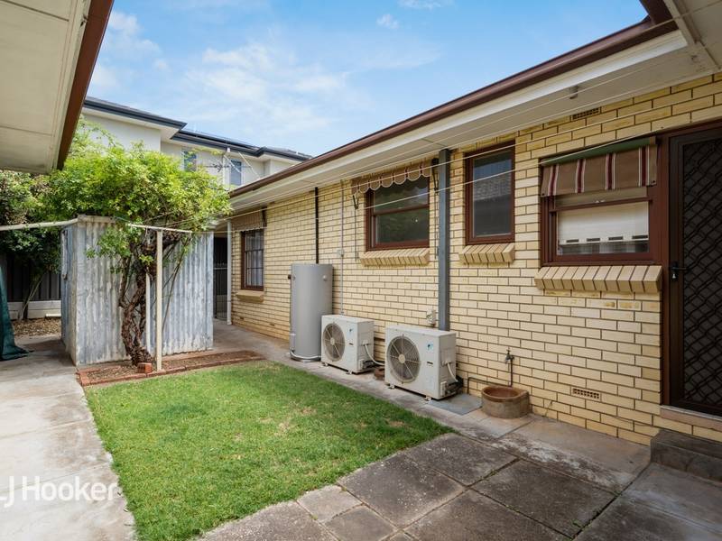 2 Sturt Avenue, TOORAK GARDENS